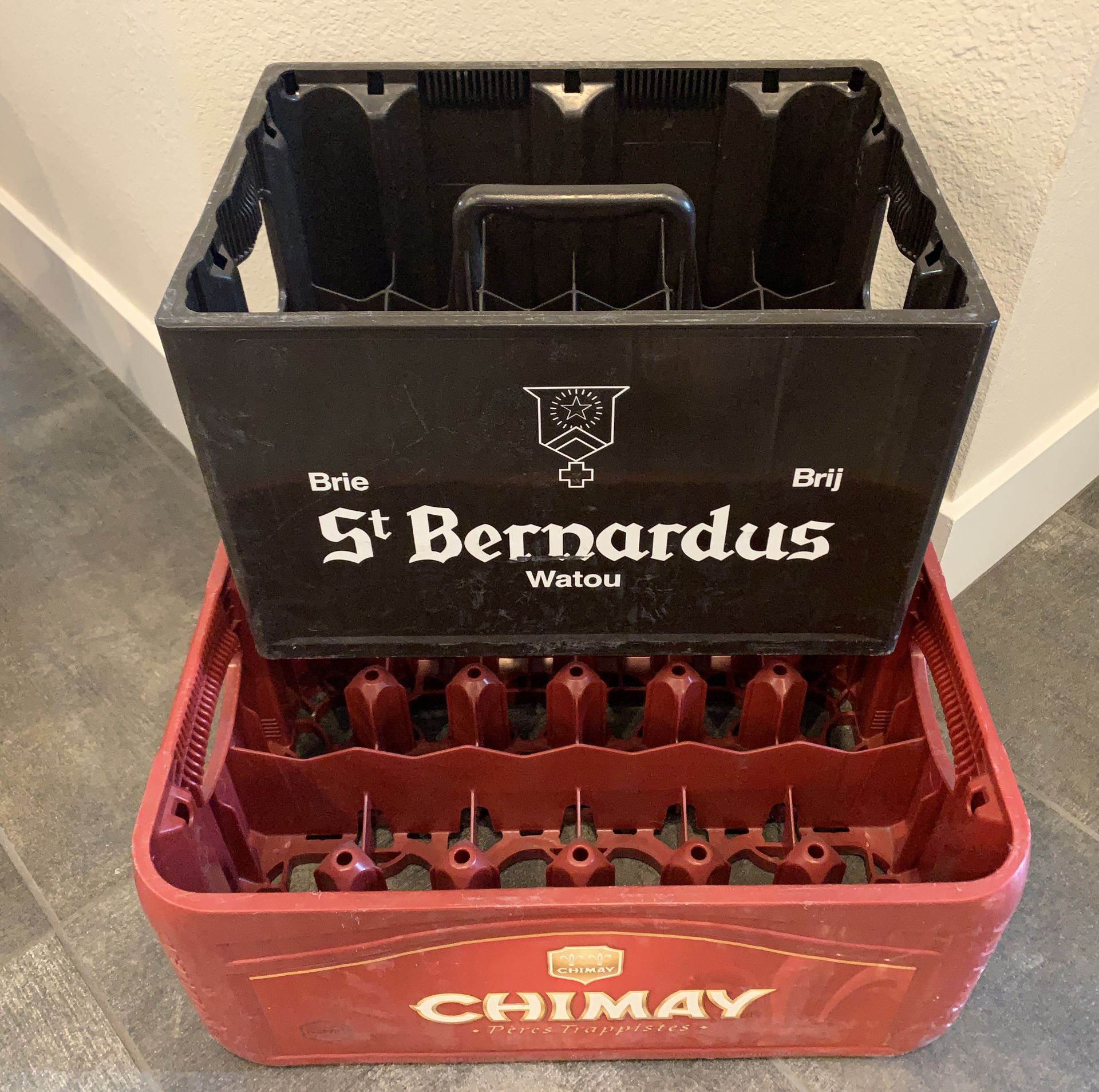 2 VINTAGE BEER COLLECTIBLE CRATES ST BERNARDUS + CHIMAY - Image 2 of 3