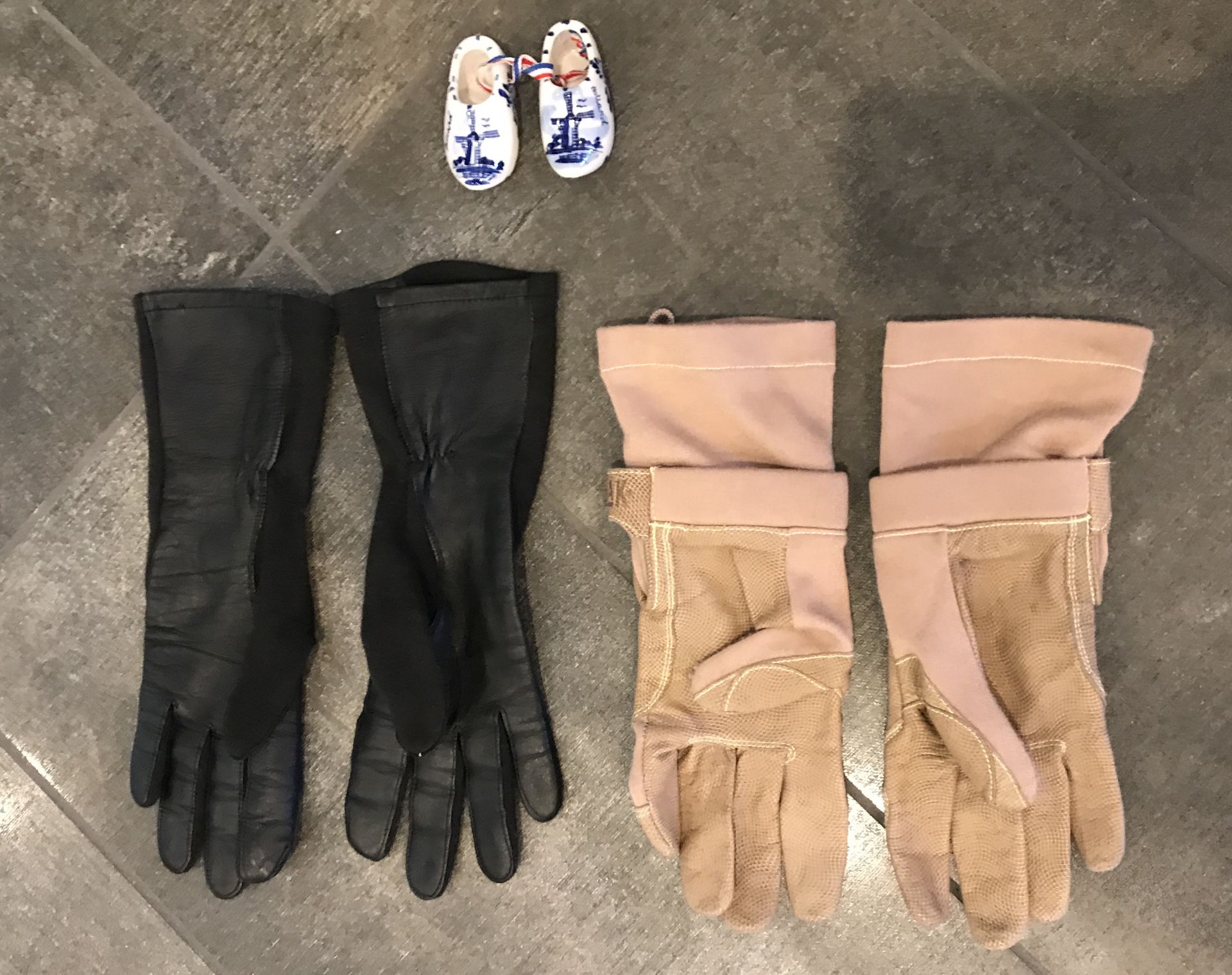 LOT OF BLACK LEATHER MILITARY GLOVES PAIR OF TAN LEATHER MILITARY GLOVES AND PAIR OF SOUVENIR SHOES