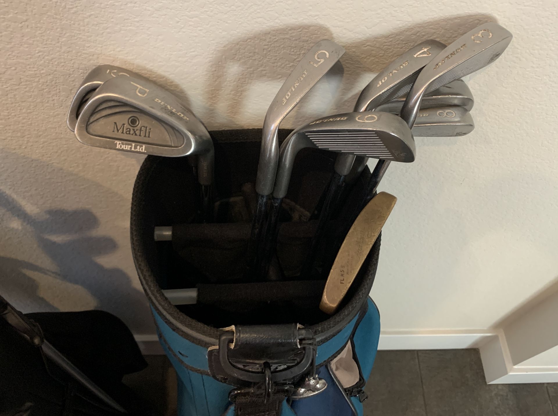 2 GOLF BAGS FILLED WITH MIXED CLUBS - Image 5 of 5