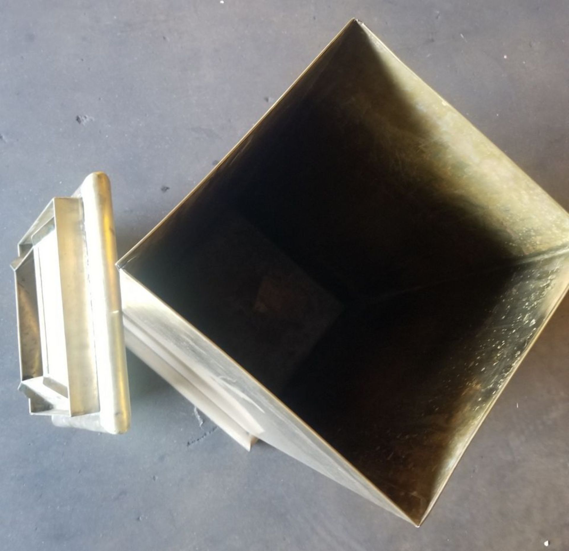 Brass Trashcan with Lid, Approximately 30"x12"x12" **Local Pick Up in LA Area. - Bild 5 aus 5