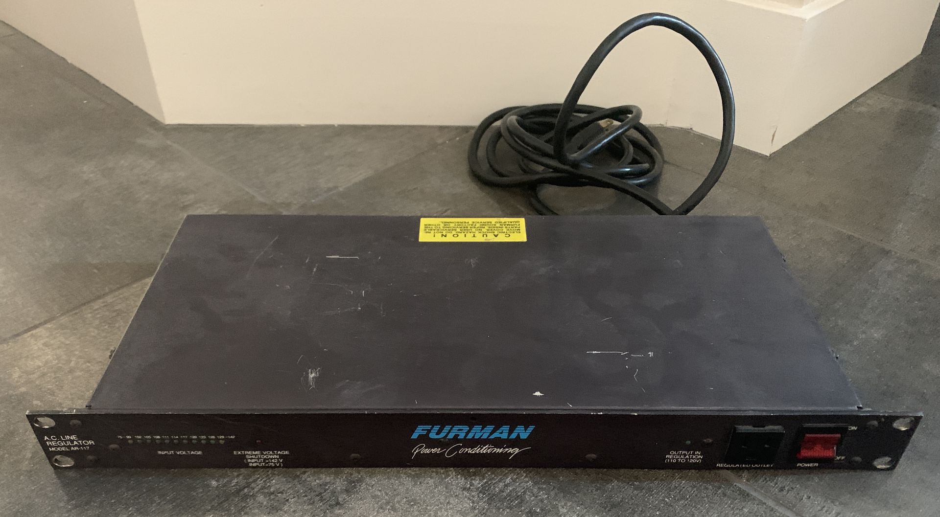 FURMAN POWER CONDITIONER