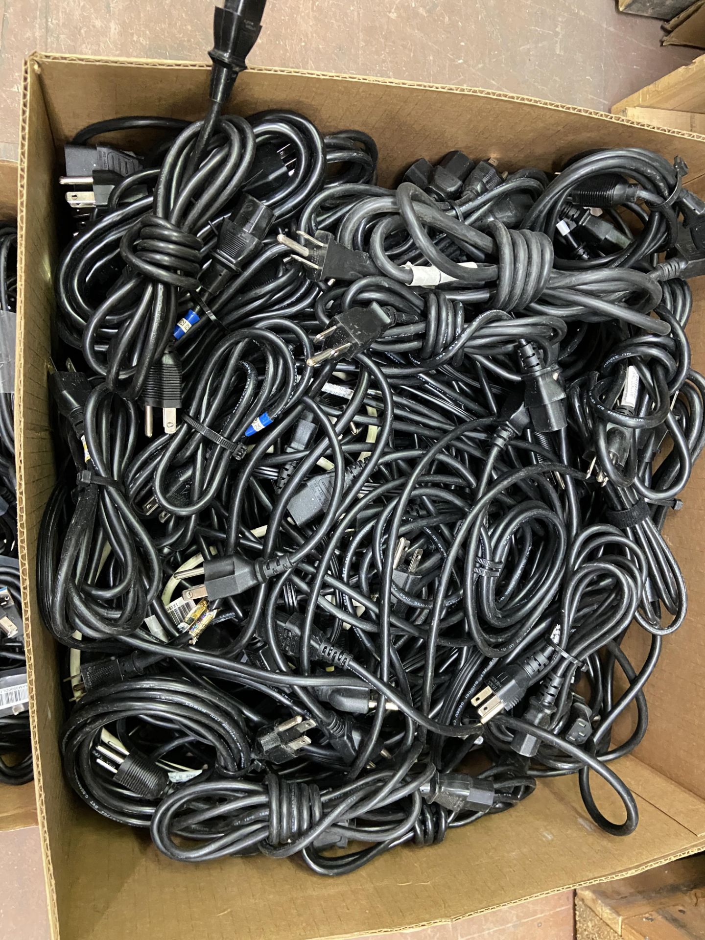 Large Box of Power Supply Cables and Large Box of E239426 USB to USB SuperSpeed SS Cables - Image 6 of 7