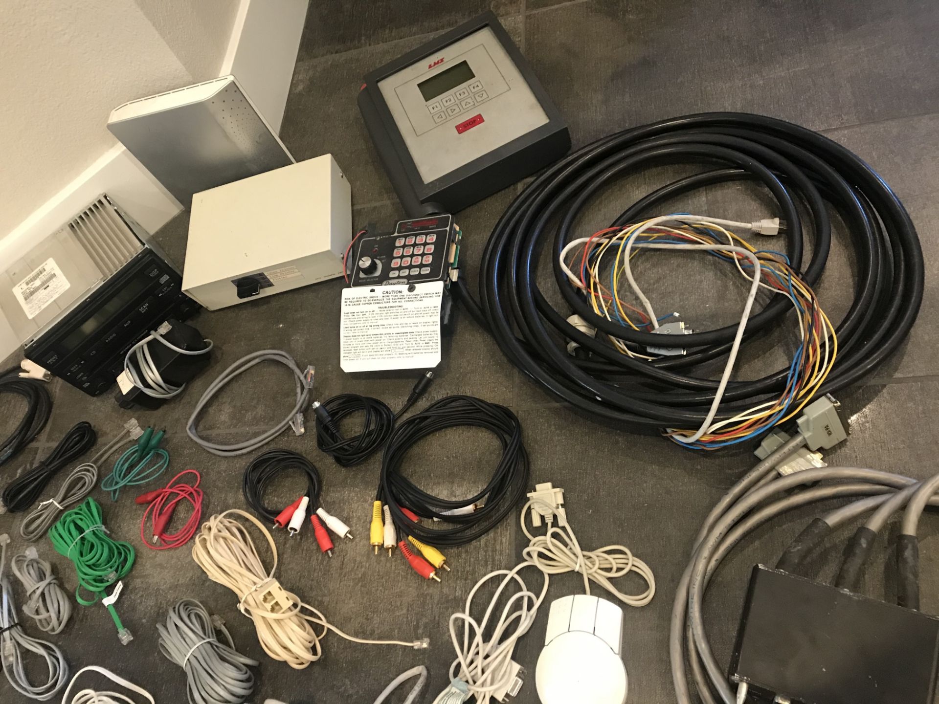 ASSORTED LOT OF ELECTRONIC OUTLETS, WIRES, SWITCH BOX, PORTABLE HEATER, CAR RADIO AND COMPUTER MICE. - Image 2 of 5