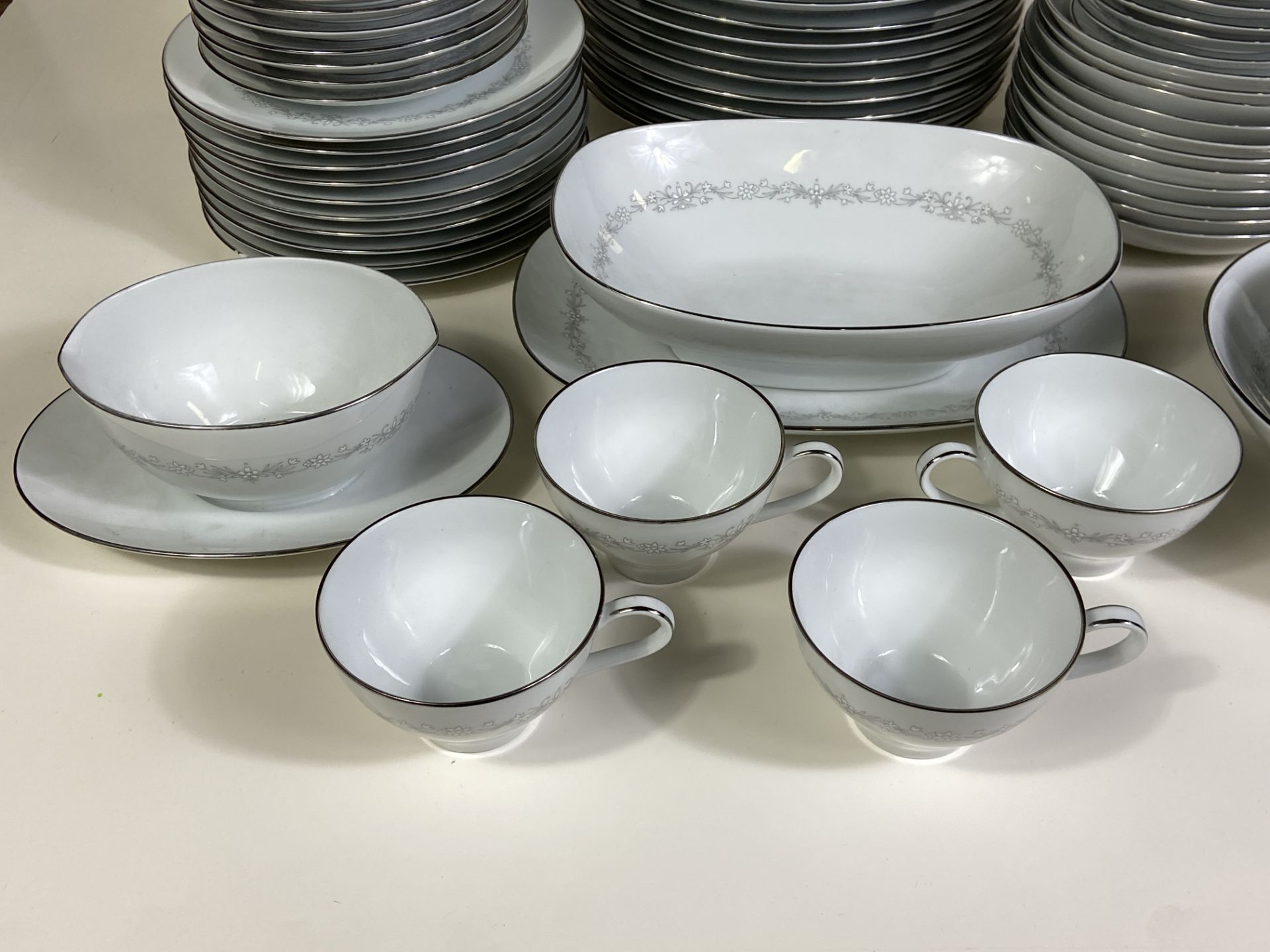 Large 80 Piece Set of Noritake China Japan Amy 2154, Amazing Condition - Bild 7 aus 9