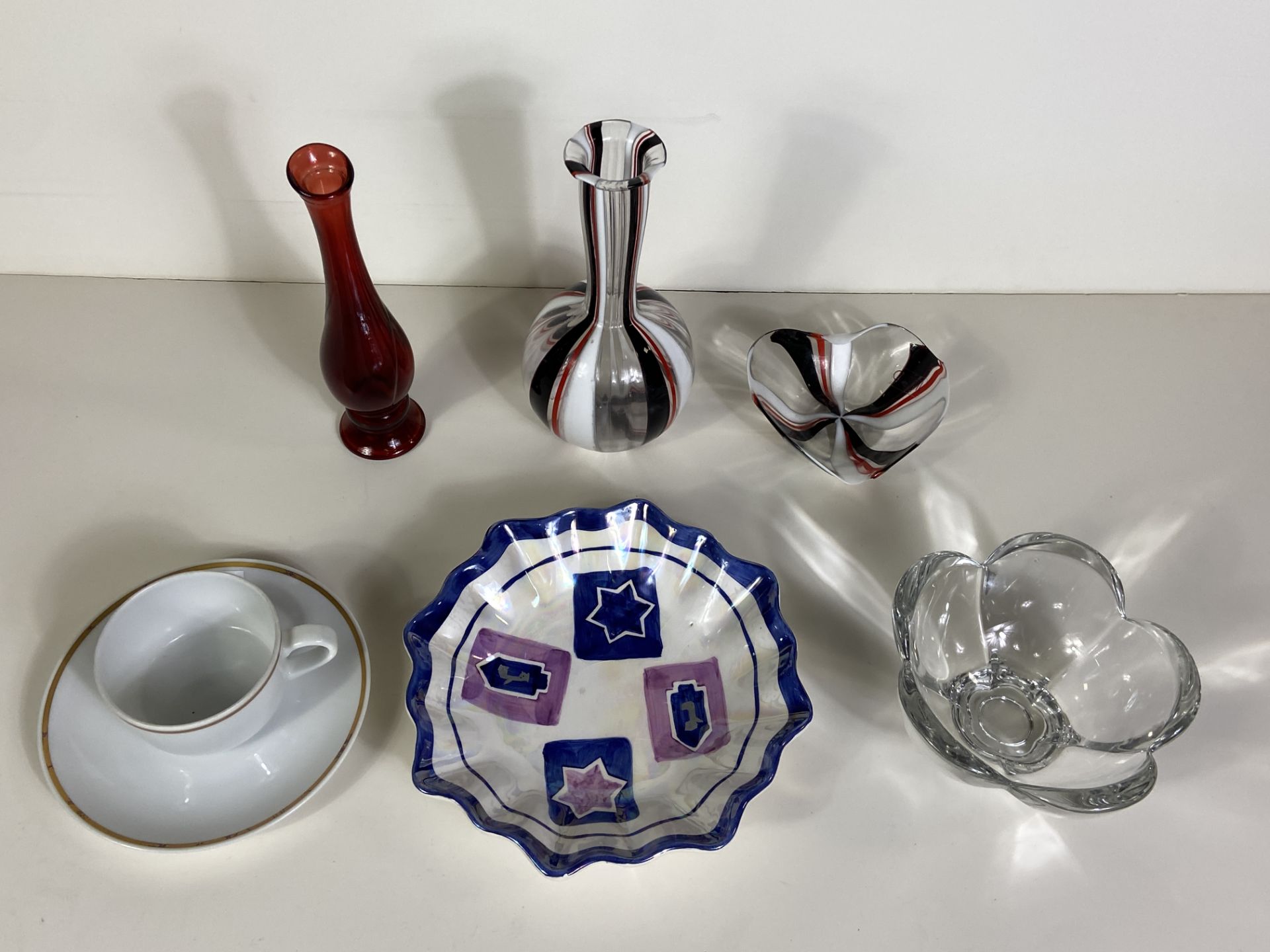 7 Pieces of Collectable Glass and China. Oggetti Italy Blown Glass, Avon Vintage Bottle, Etc - Image 2 of 7