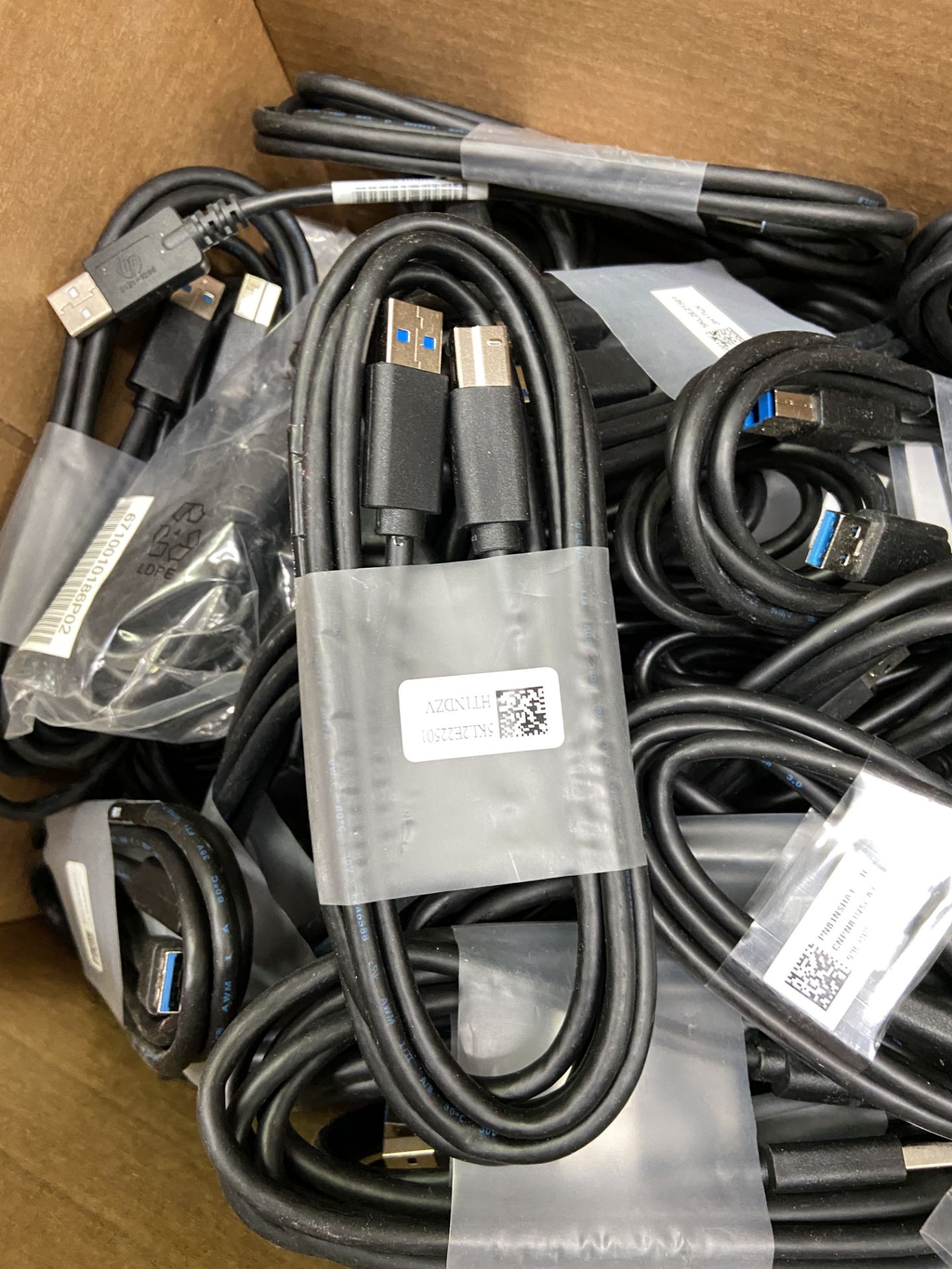 Large Box of Power Supply Cables and Large Box of E239426 USB to USB SuperSpeed SS Cables - Image 3 of 7