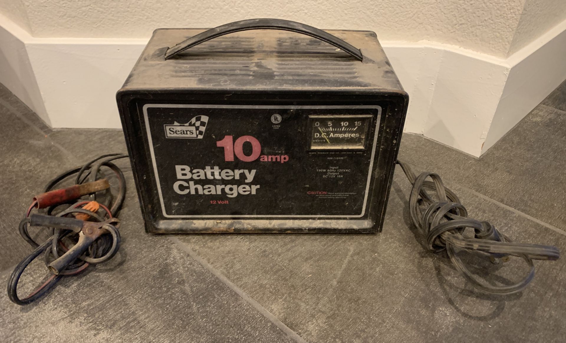 SEARS 10 AMP BATTERY CHARGER