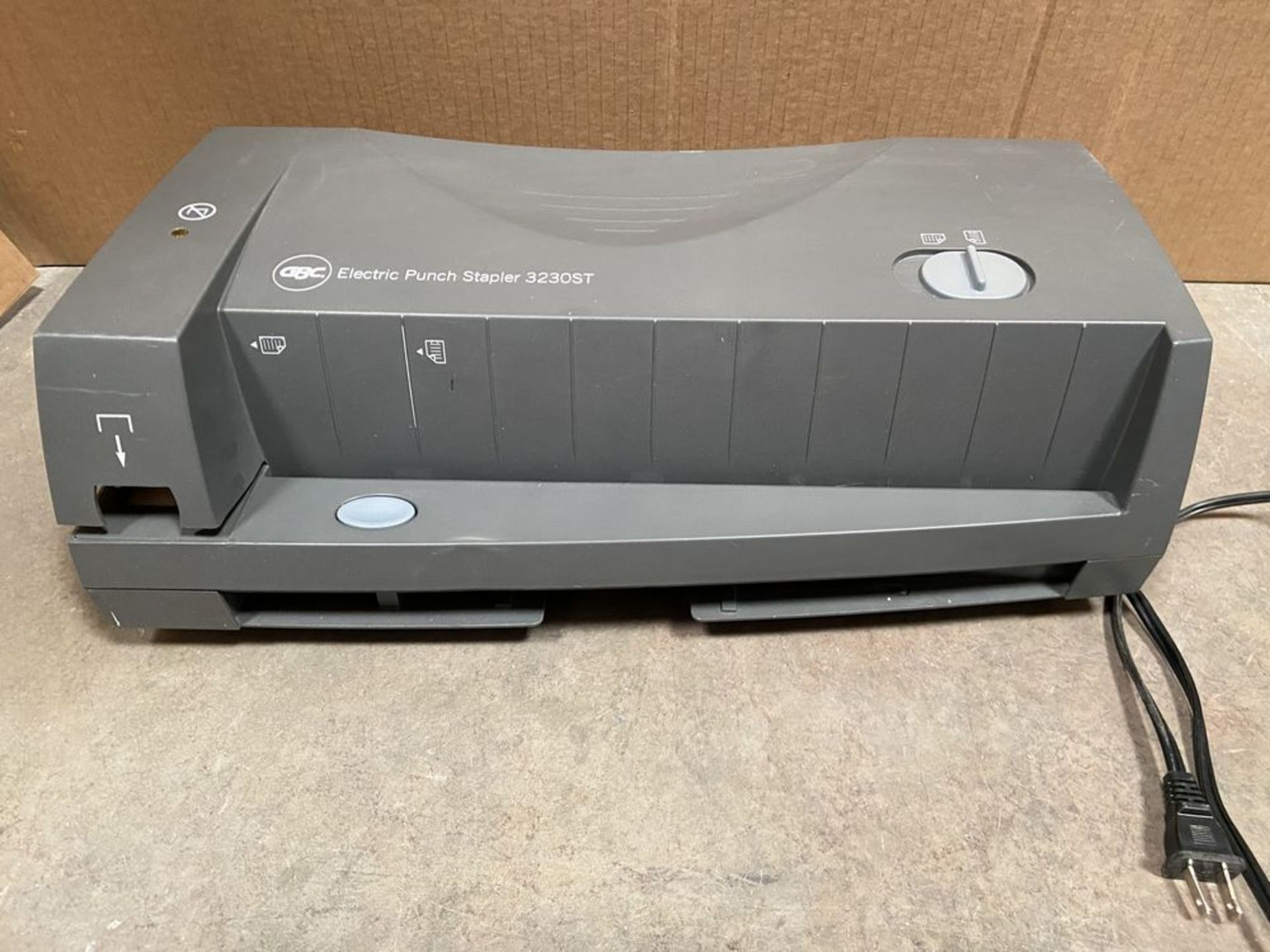 GBC Electric Punch Stapler 3230ST Commercial Grade Office Equipment - Image 2 of 10