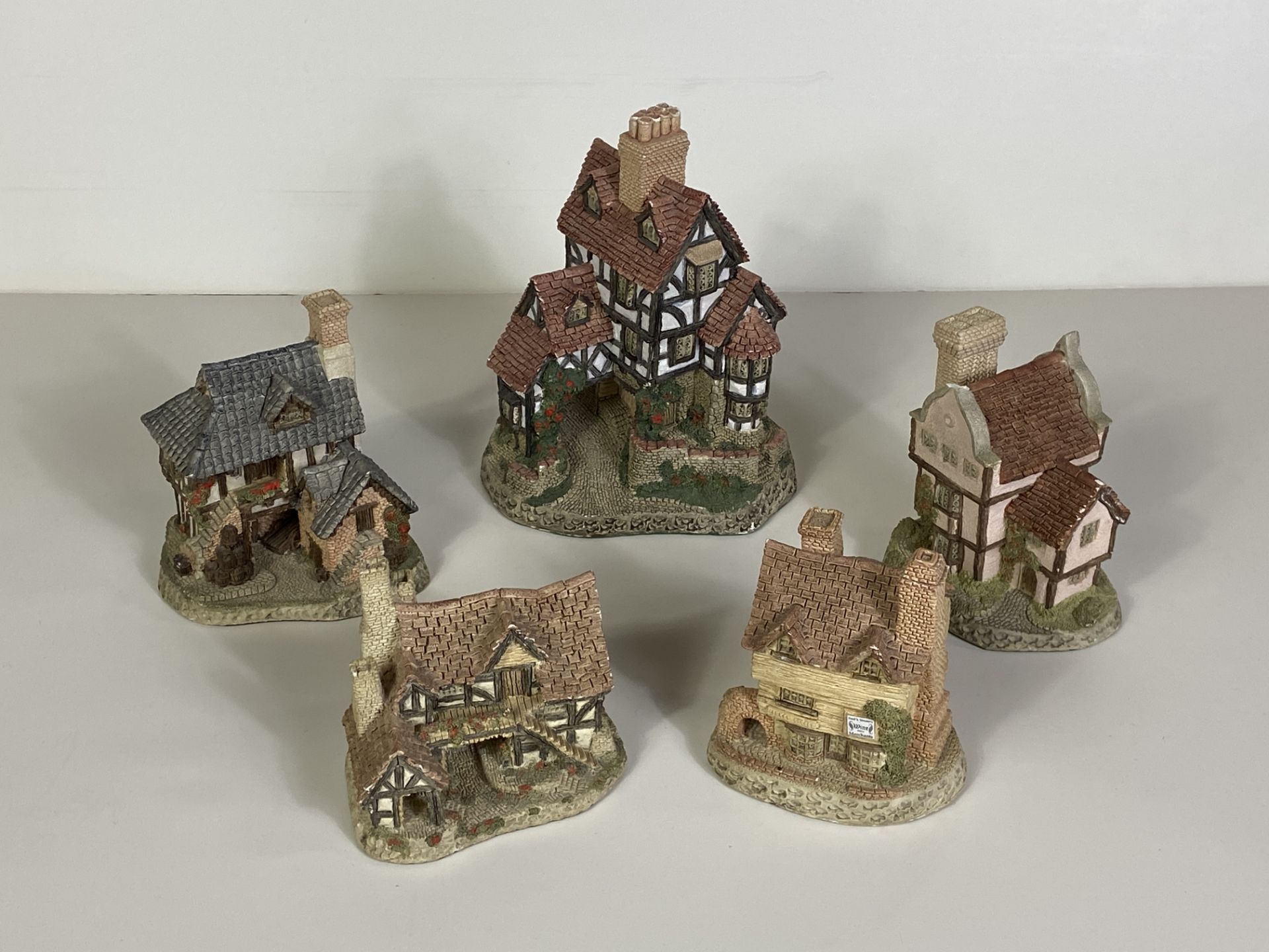 5 David Winter English Countryside Houses/Building Sculptures