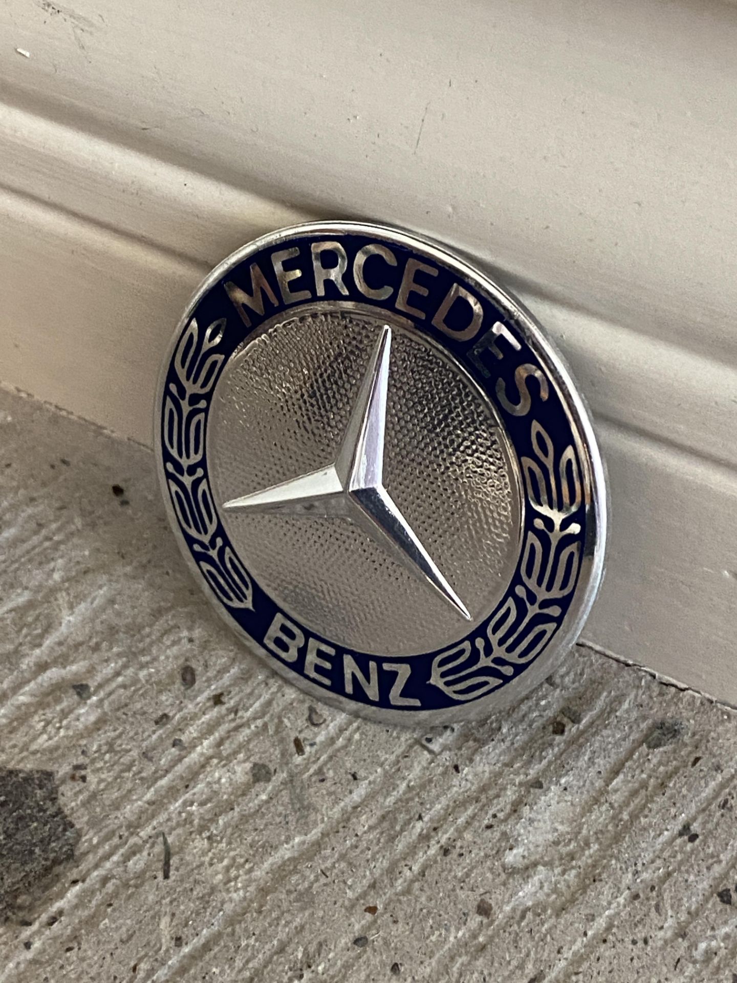 Mercedes Benz Symbol Vehicle Emblem - Image 2 of 3