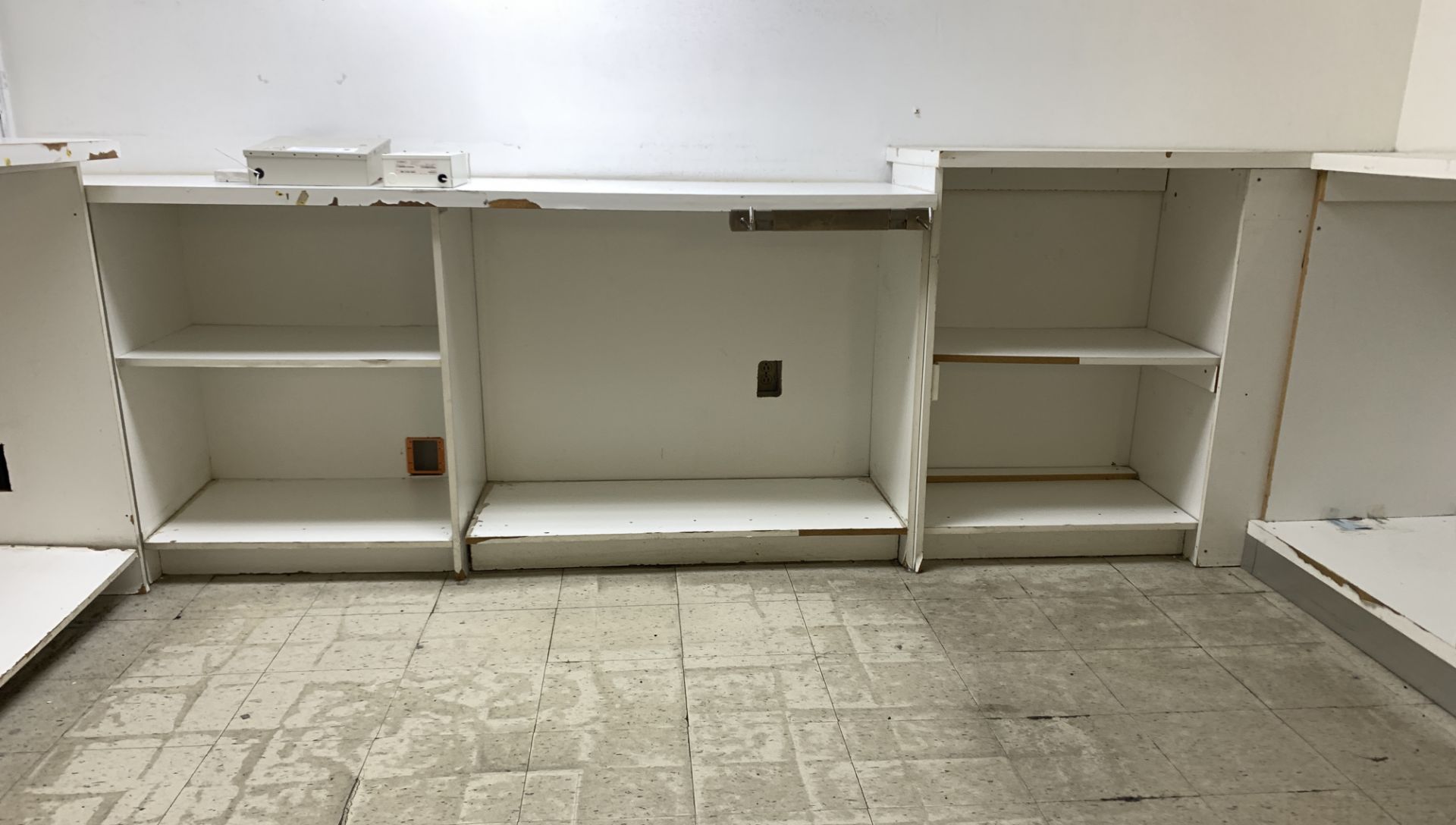 3 LARGE SECTIONS OF CABINET SHELVING - Image 2 of 3