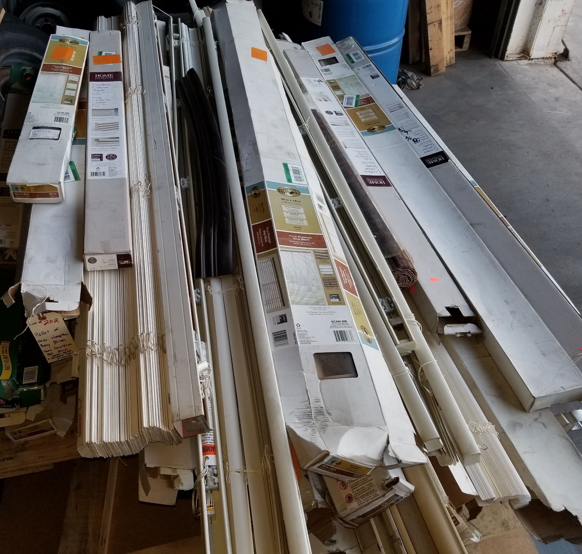 Pallet of Misc Hampton Bay Blinds, Bay Blinds, Home Decoration, Bali Blinds, Wooden Blinds, & - Image 3 of 6