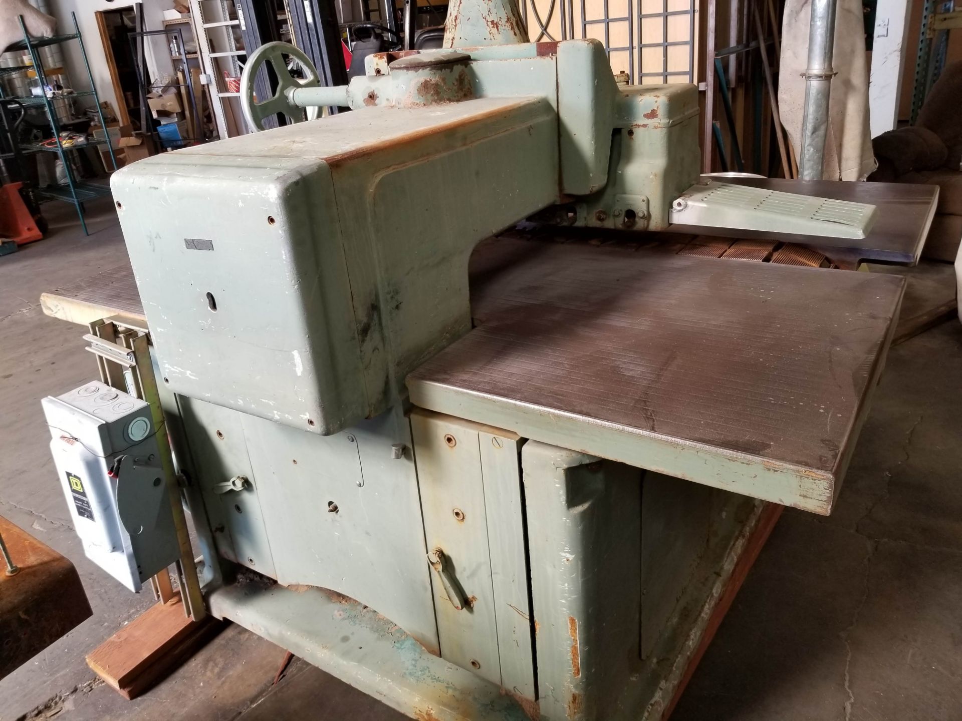 Mattison Machine Works #404 14" Heavy Duty Straight Line Rip Saw, 15HP MAIN MOTOR, 2HP FEED MOTOR, - Image 7 of 8