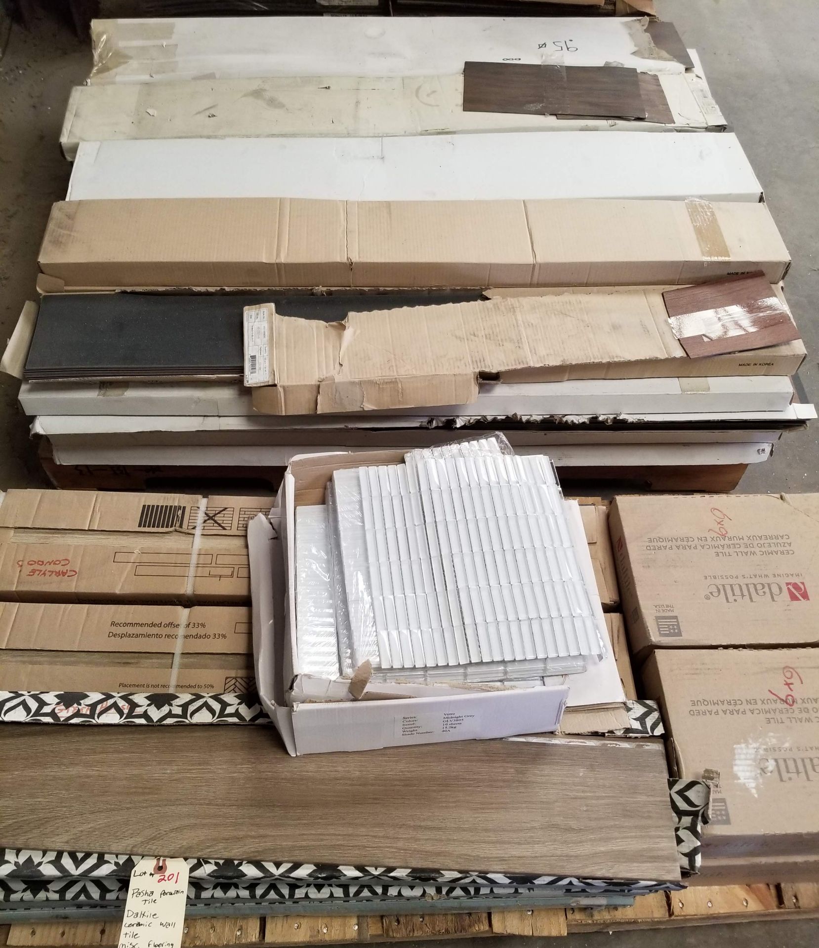 Pasha Porcelain Tile, Daltile Ceramic Tile, Misc. Flooring, Back Splash Tile on Pallet.