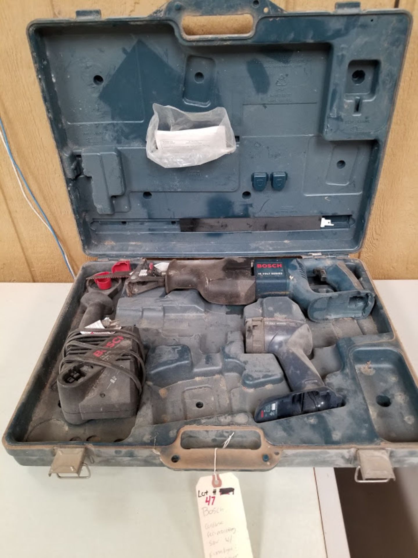 Bosch Cordless Reciprocating Saw w/ Flashlight & Charger in Plastic Case.