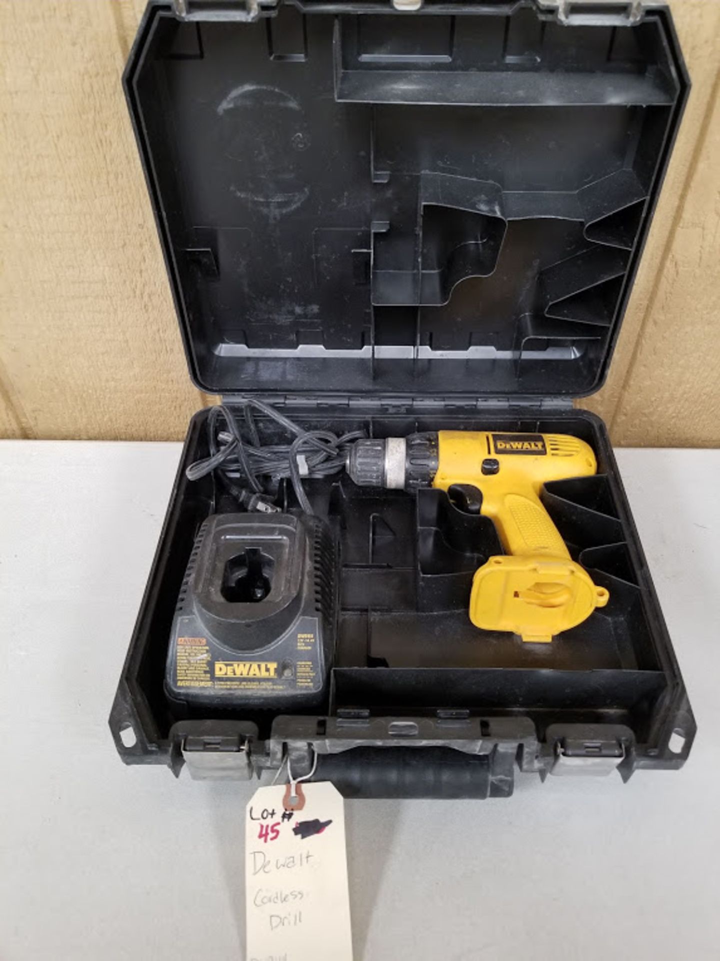 Dewalt Cordless Drill DW9118 in Plastic Case.