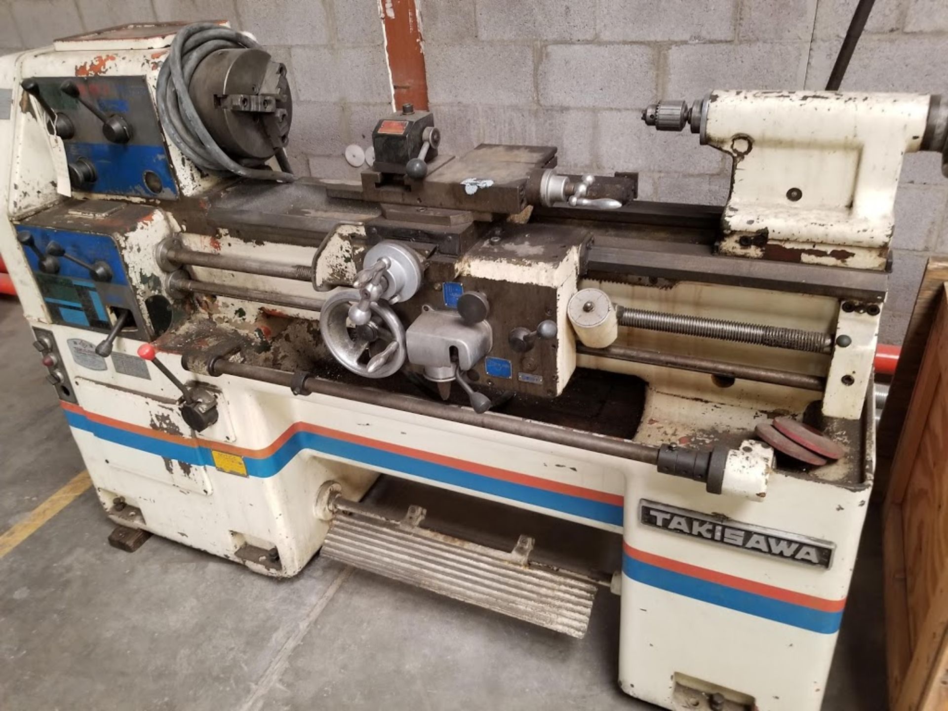 Takisawa TSL-800 D 14" x 30" Metal Lathe, 230 Volts 3 Phase Motor with crate of Jaws & parts - Image 3 of 5