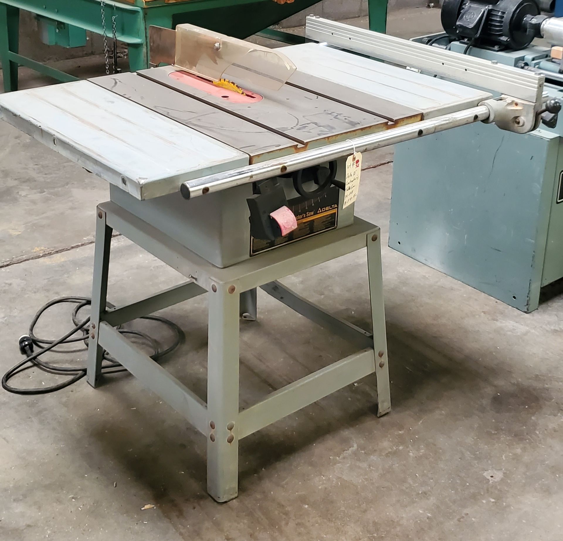 Delta 10" Contractor Table Saw, Model #34-444 1.5 HP 115/230 Volts 1 phase Motor - Image 2 of 3