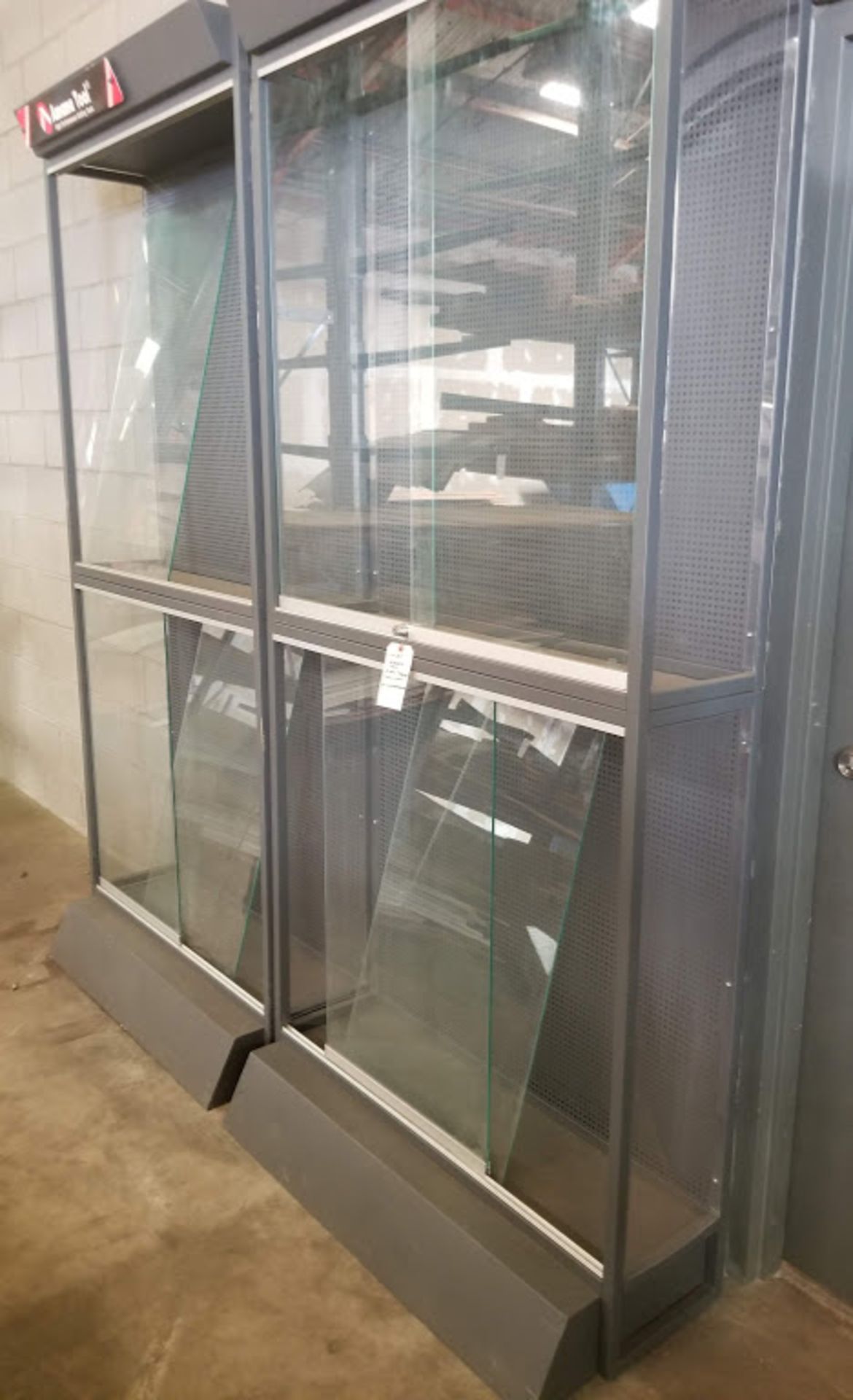 Amana Tool Glass Display Showcases (4 Compartments) - Image 2 of 3