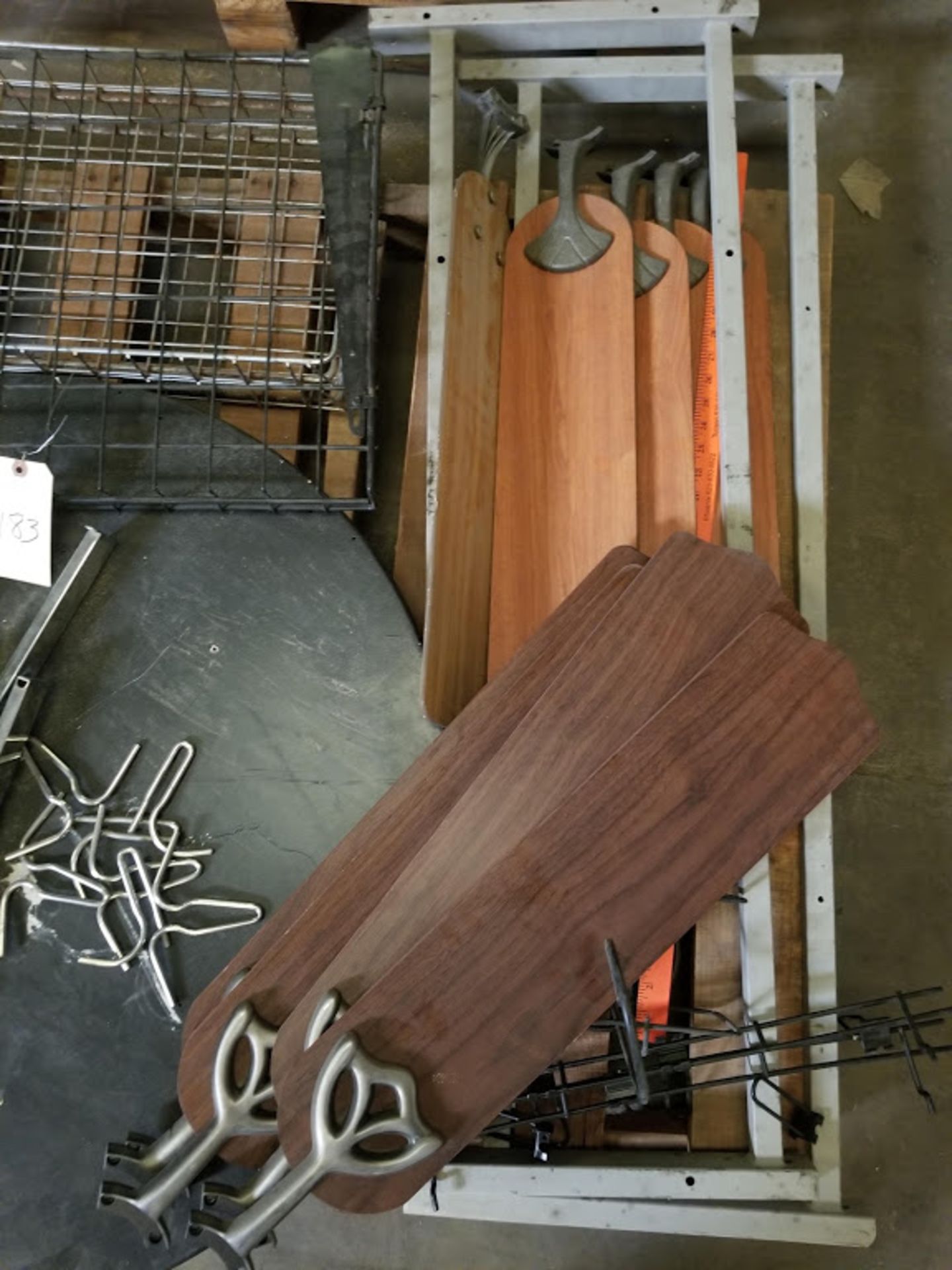 Pallet of: Misc: Fan Blades, Wire Baskets, Lazy Susan Top - Image 4 of 4