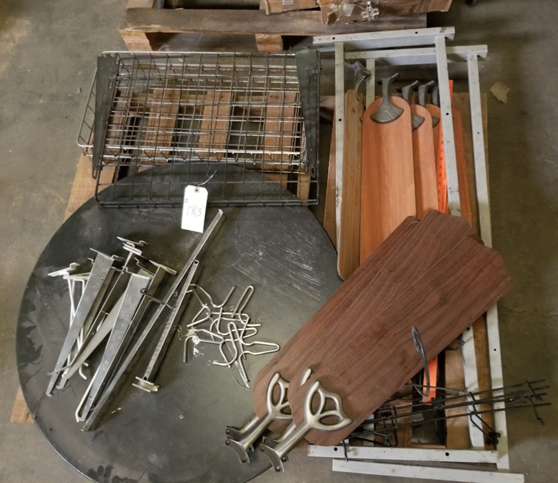 Pallet of: Misc: Fan Blades, Wire Baskets, Lazy Susan Top