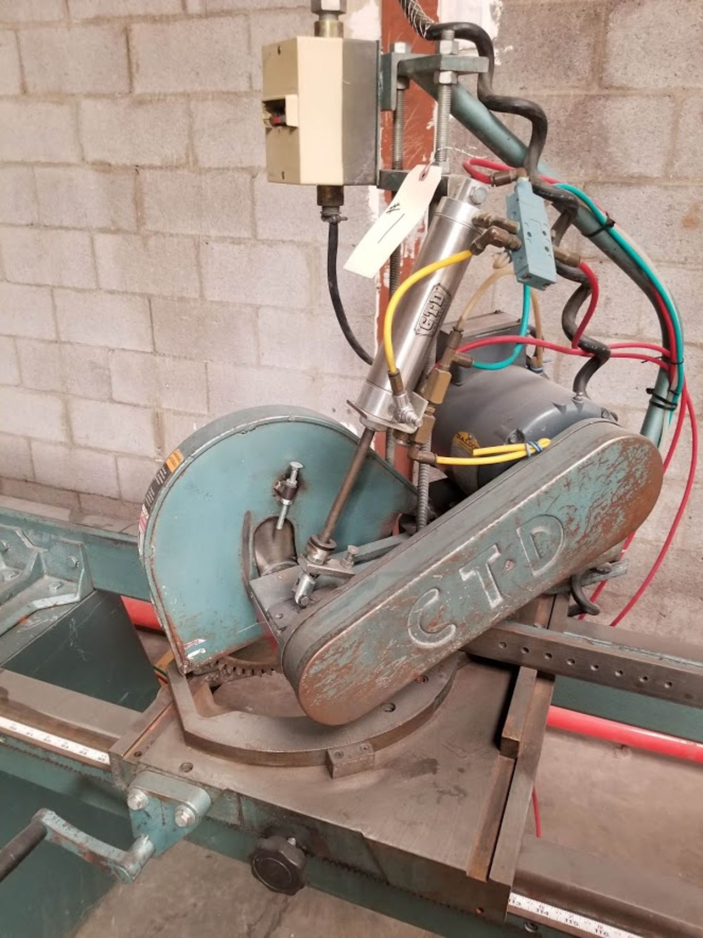 CTD Double Miter Saw, 2-2HP 230/460V Valdor Motors - Image 3 of 6