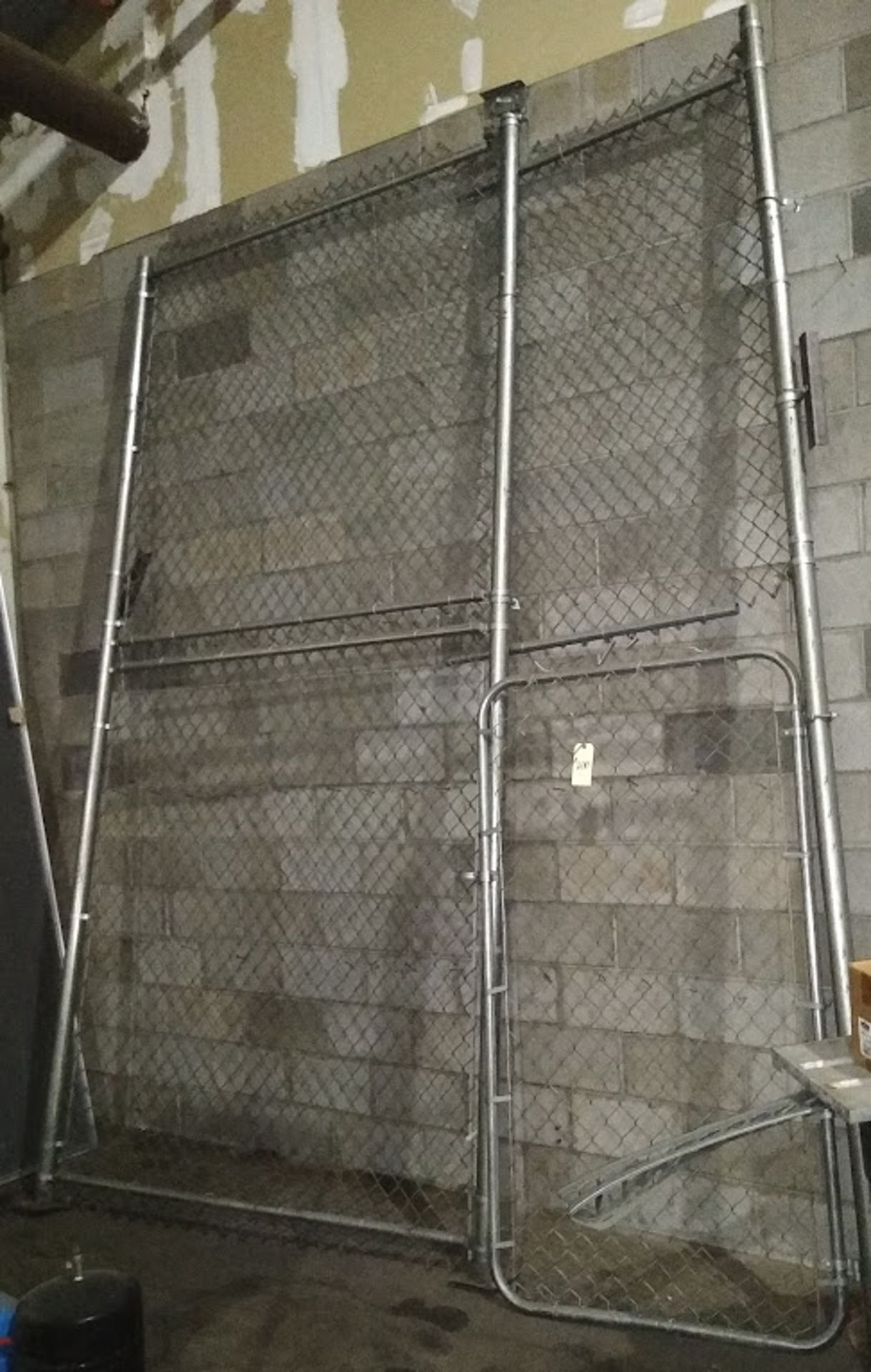 9' (w) x 12' (t) Chainlink Fence w/ Door