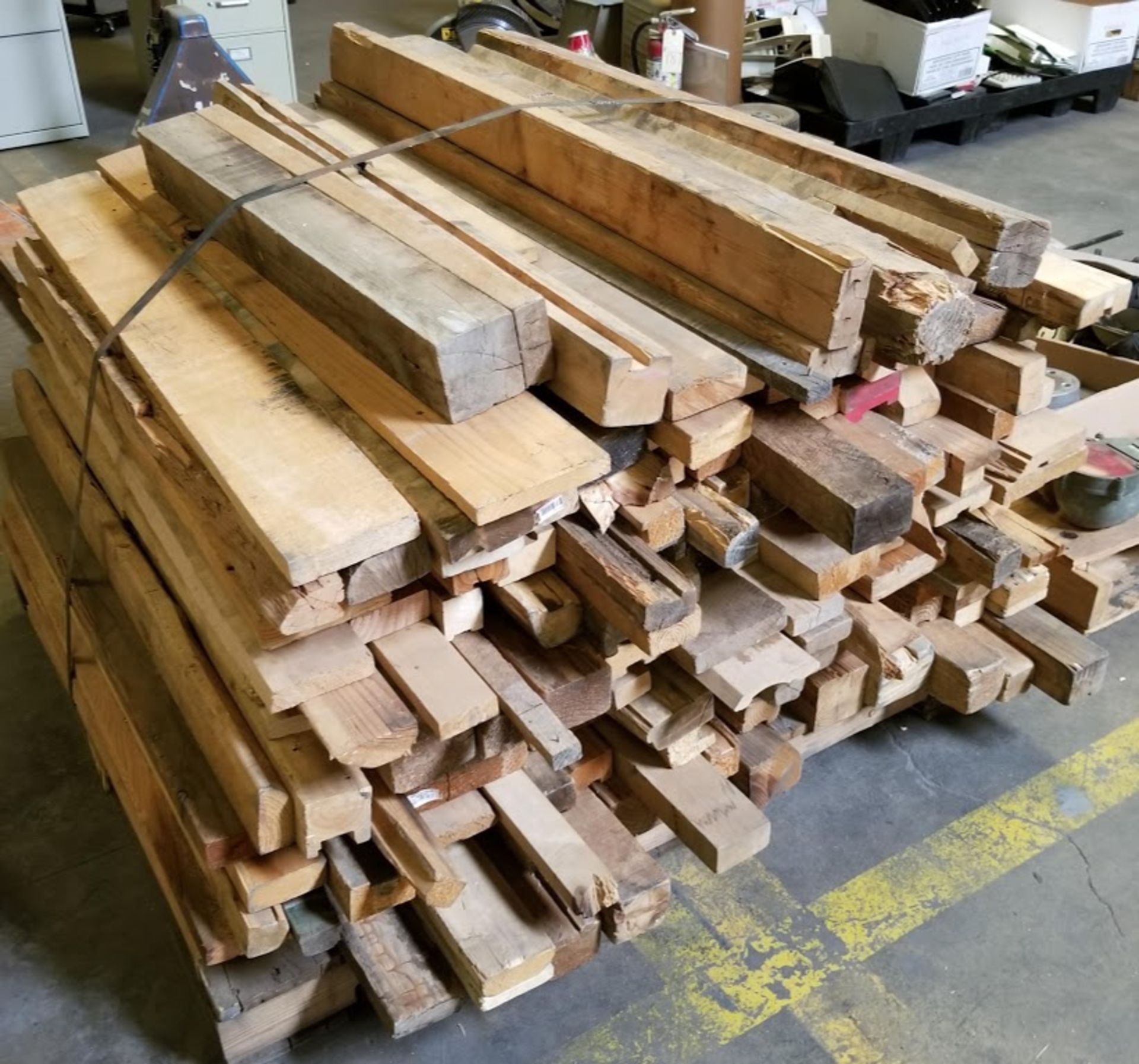 Pallet of: Solid Wood Dunnage - Image 2 of 3