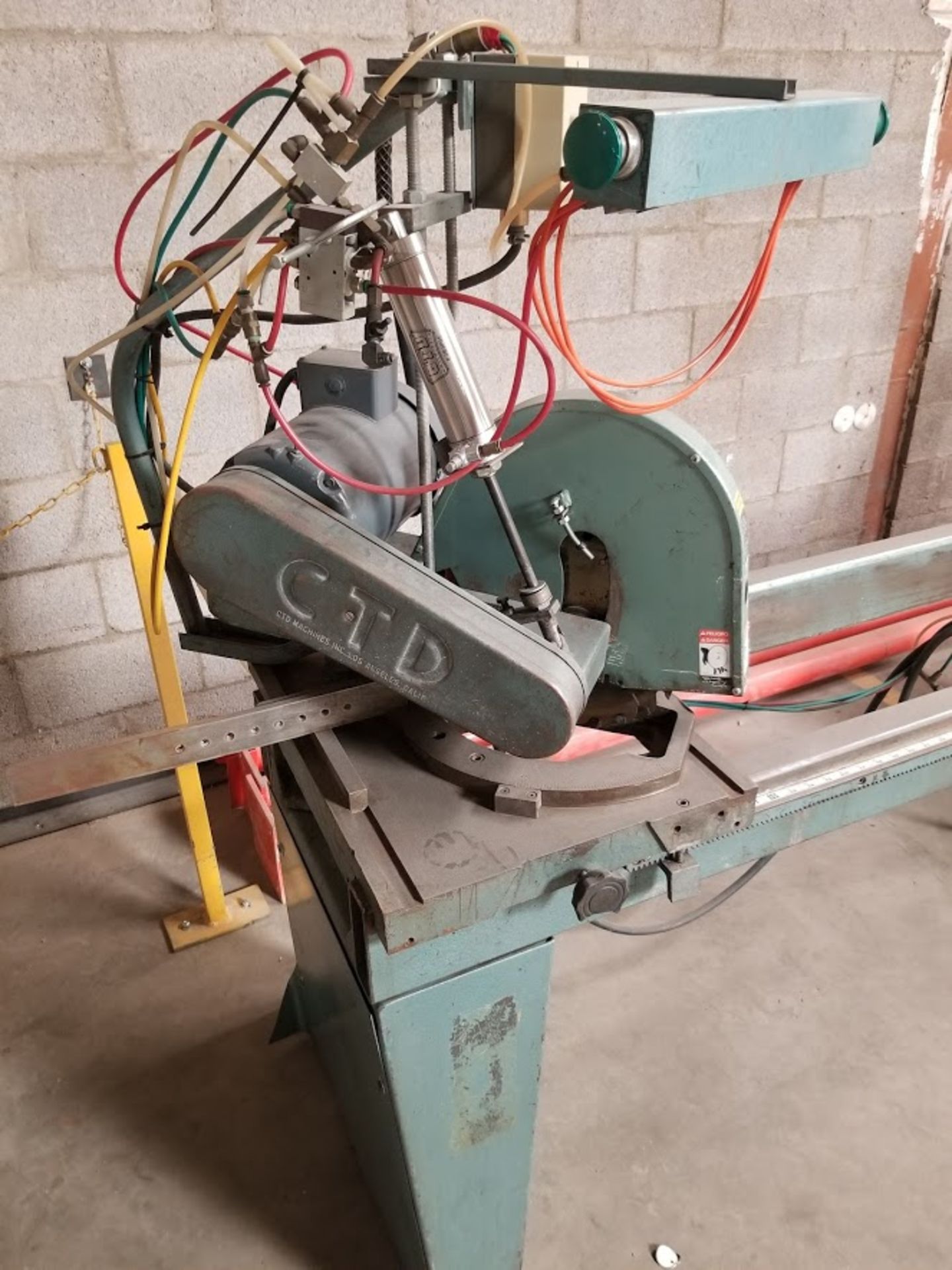 CTD Double Miter Saw, 2-2HP 230/460V Valdor Motors - Image 2 of 6