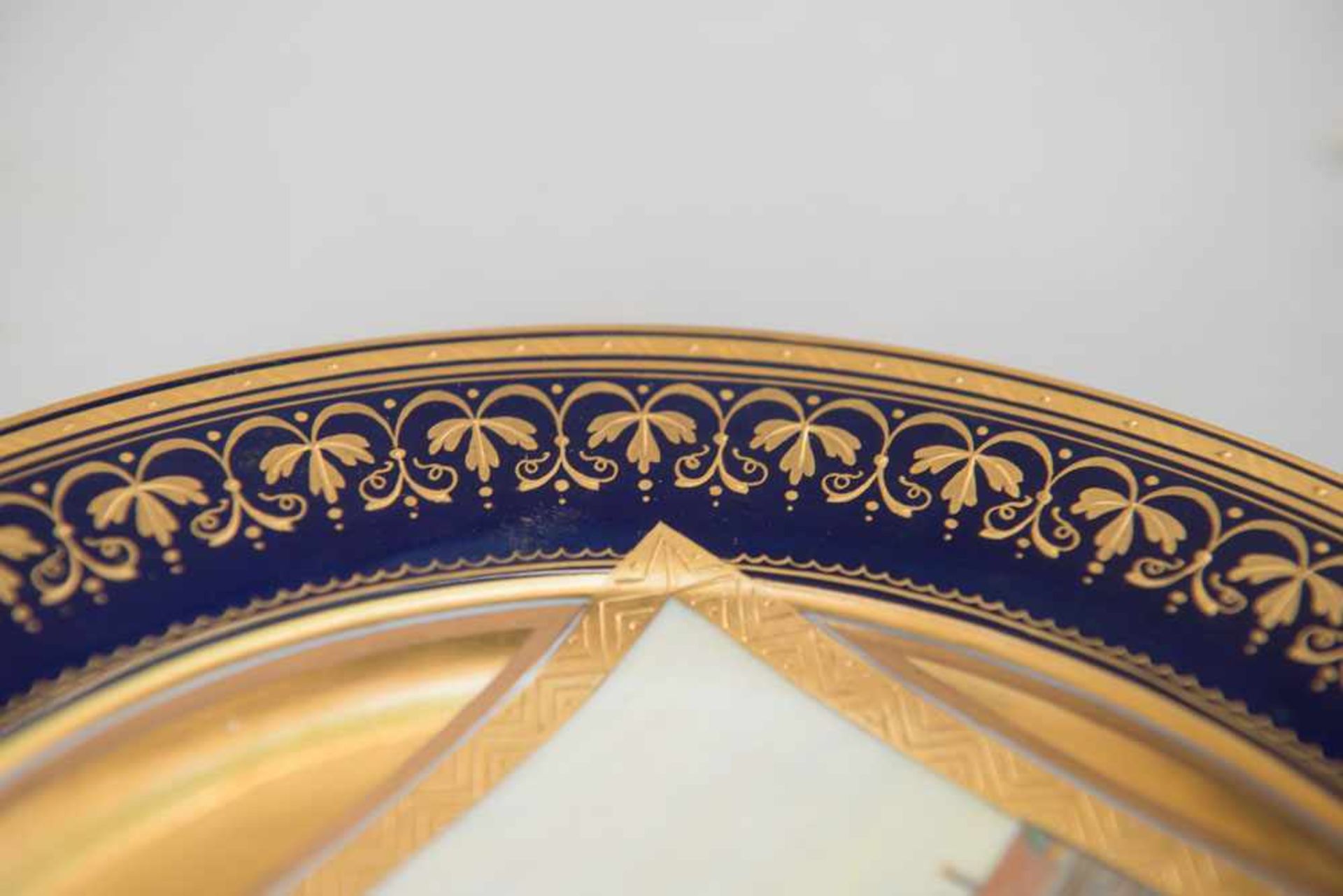 Classical porcelain dish - Bild 2 aus 3