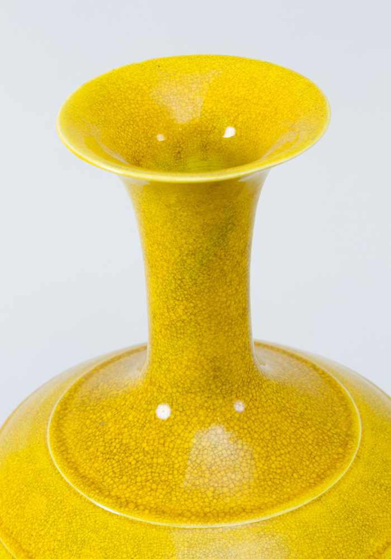 Rare Chinese porcelain vase - Image 2 of 3