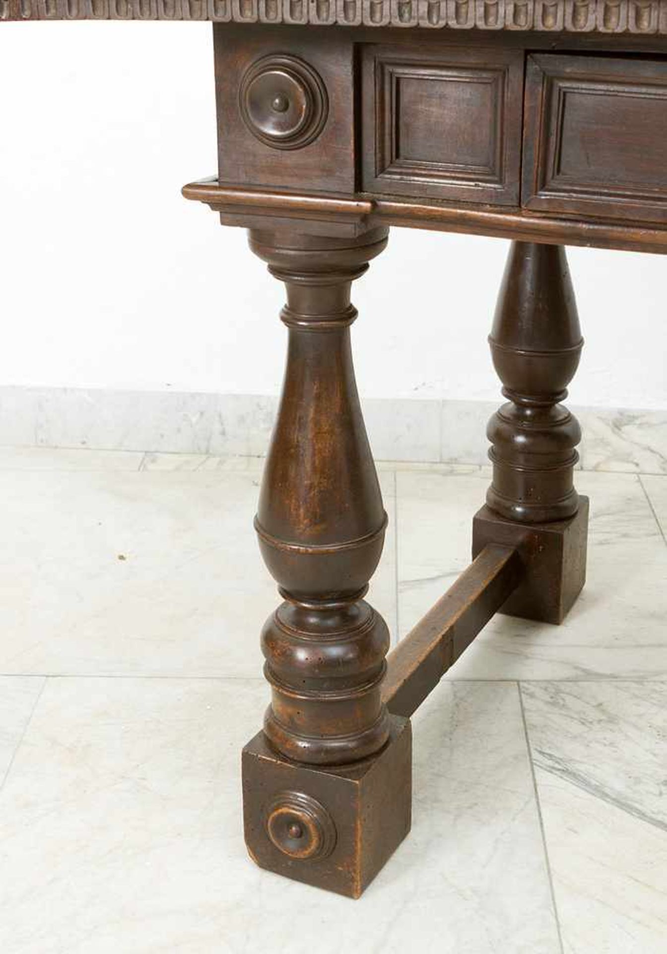 Tuscan refectory table - Image 3 of 3