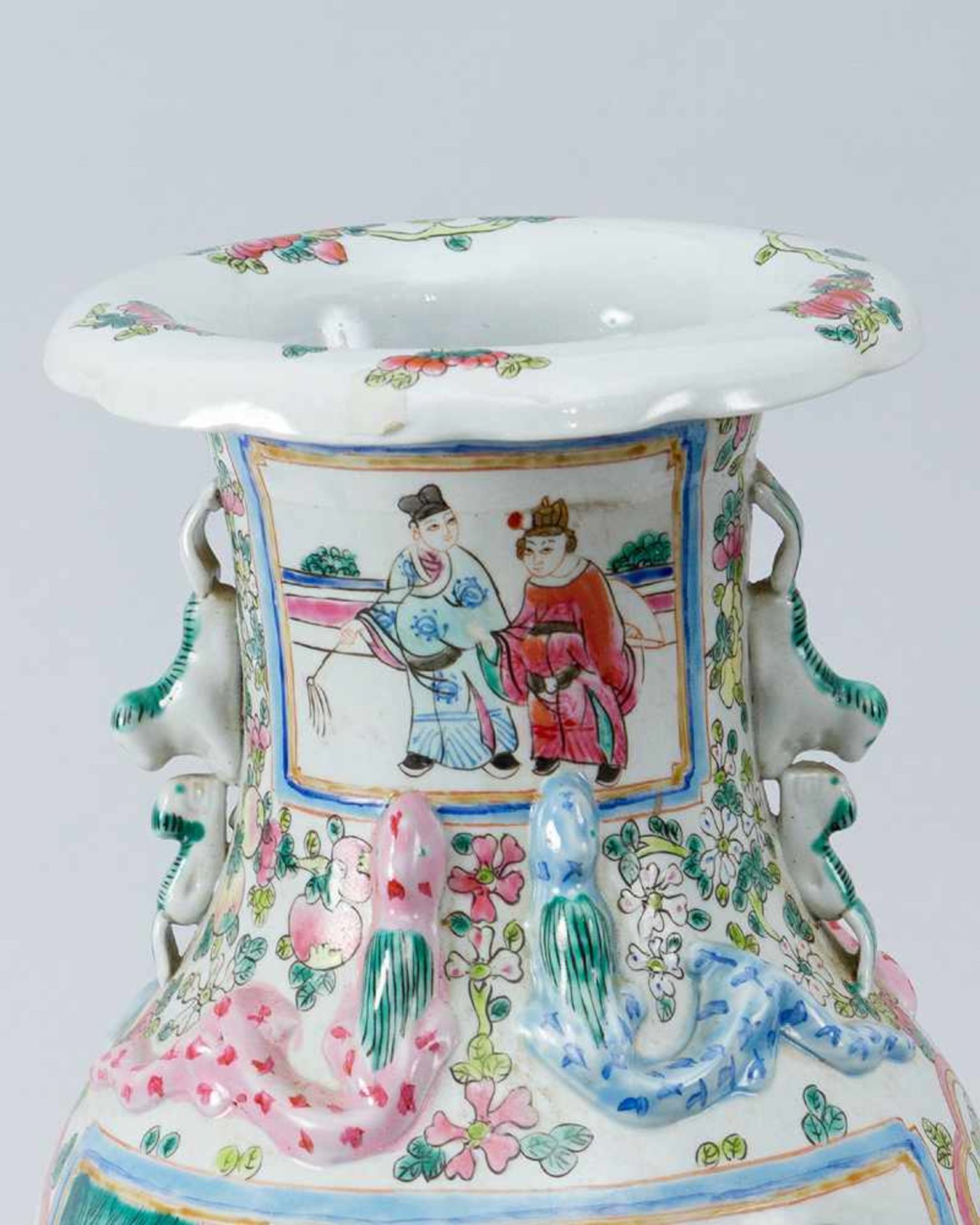 Chinese porcelain vase - Image 2 of 3