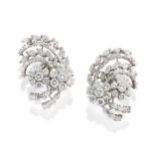 UNE PAIRE DE BOUCLES D'OREILLES CLIPS EN PLATINE ET DIAMANTS, ANNEES '60