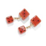 PAIRE DE BOUTONS DE MANCHETTES EN CORAIL ET ONYX