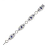 BRACELET EN OR, SAPHIRS ET DIAMANTS