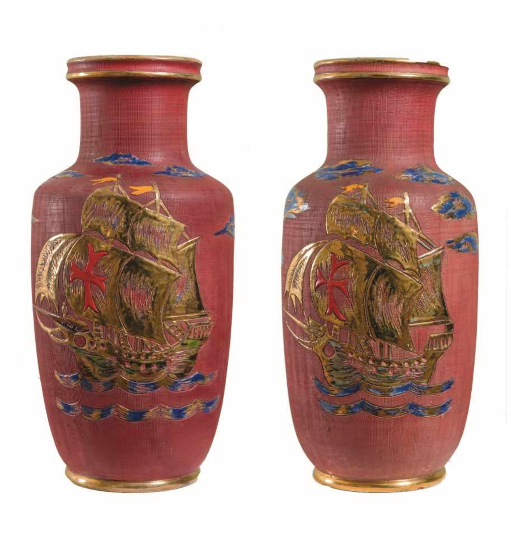 ZACCAGNINI, XX secolo. Coppia di vasi in ceramica policroma raffiguranti velieri. Cm 52, diametro: