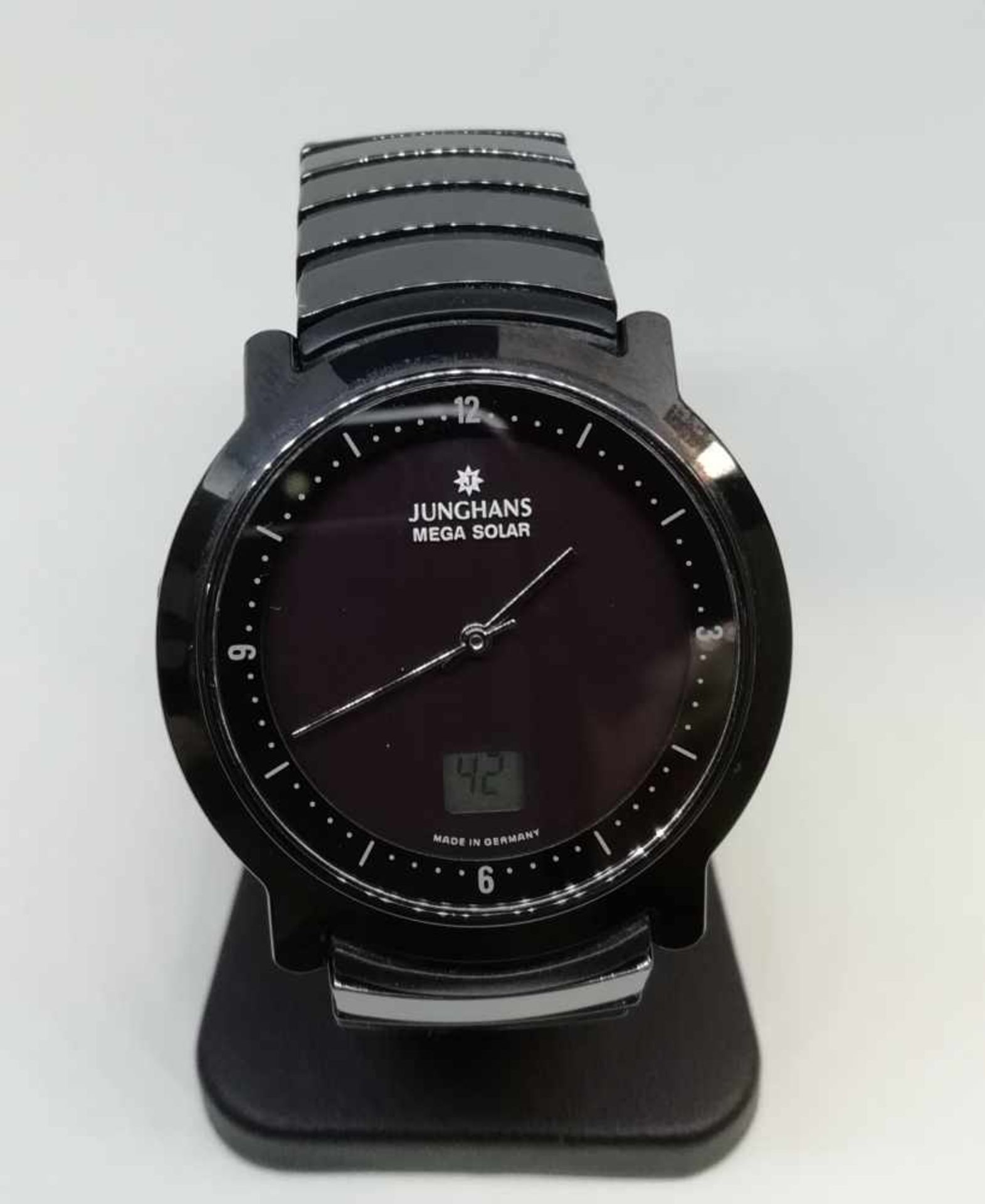 Armbanduhr "Junghans"Mega Solar, Zifernblatt schwarz, Funkuhr, 73,3g, gebraucht, keine Gewähr auf