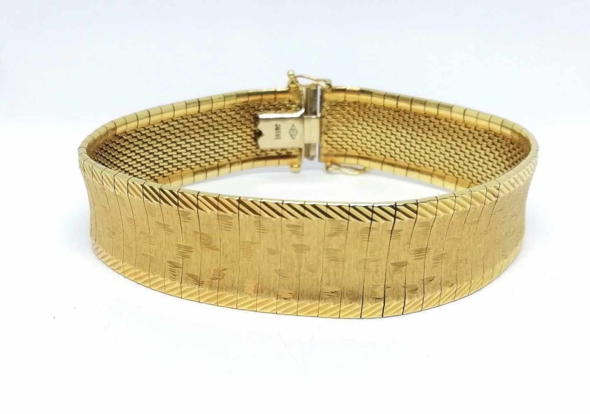 Goldenes Armband