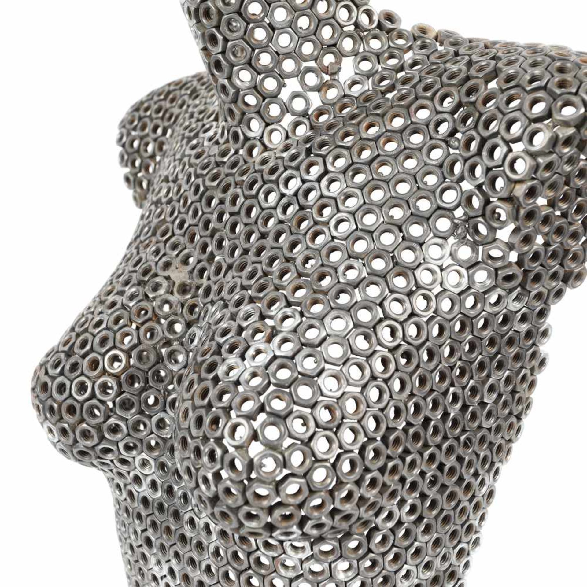 Engineer's muse - unique women's torso made of bolt nuts, 20th century - Bild 3 aus 3