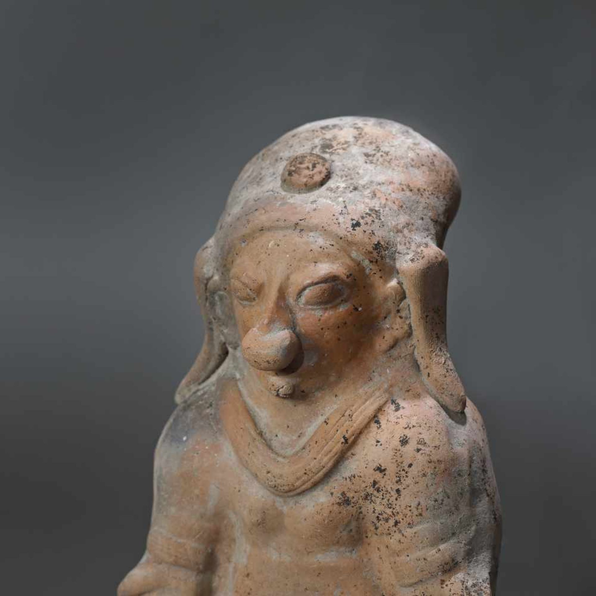 Terracotta statuette, depicting a female figure, Jama Coaque culture, Ecuador, approx. 1,700 years o - Bild 2 aus 5