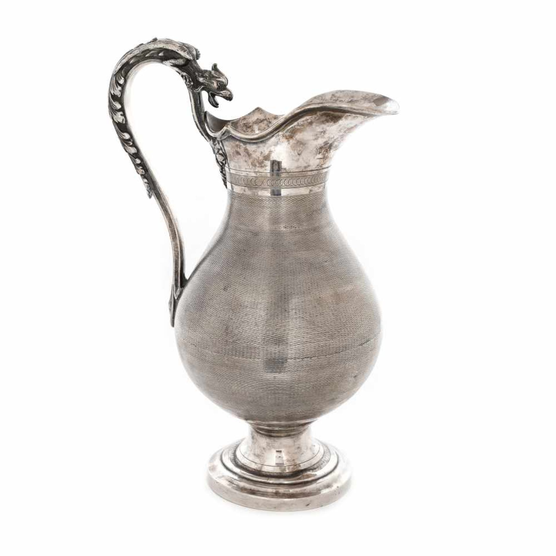 Centrally decorated carafe with monogrammed medallion and griffin-shaped handle - Bild 2 aus 4