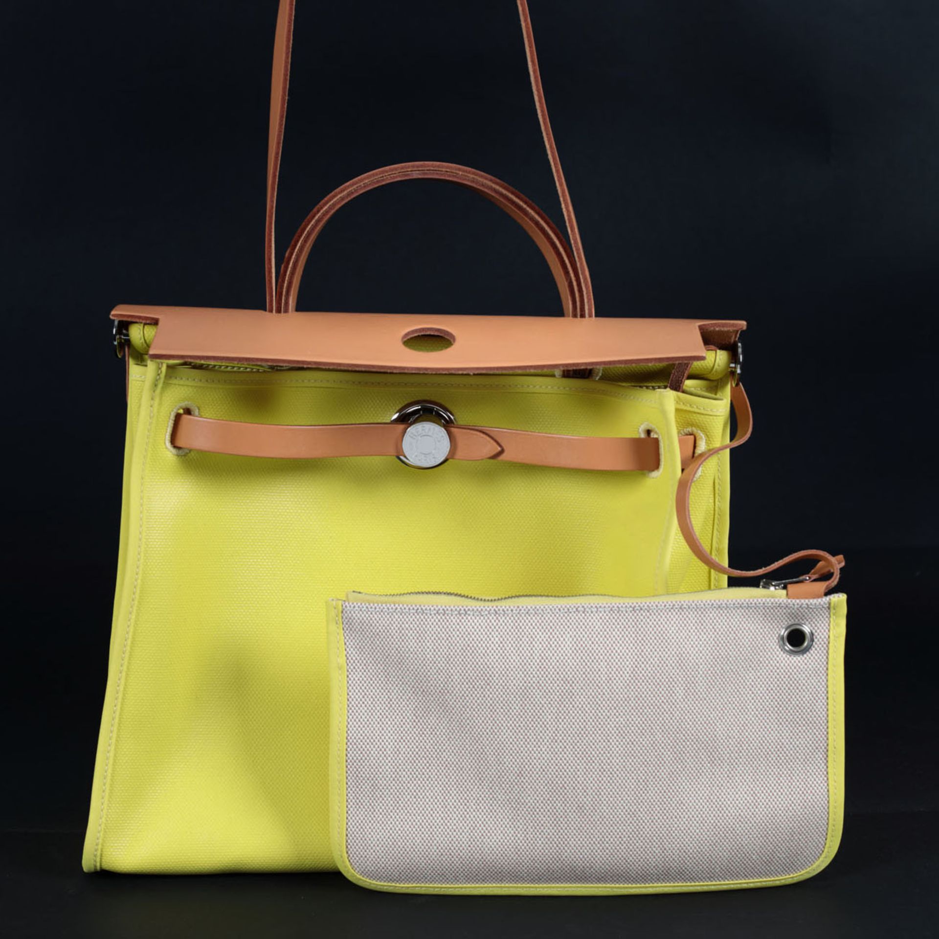 "Herbag Zip 31" - Hermès bag, textile and leather, colour Lime, for women, accompanied by documents - Bild 3 aus 6