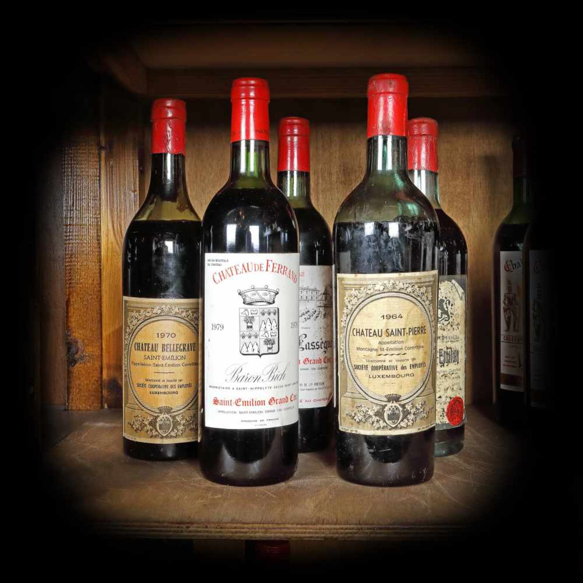 Vintage wine lot from the castles of Saint-Émilion, Bordeaux, 1964-1982, 5b x 0.75l