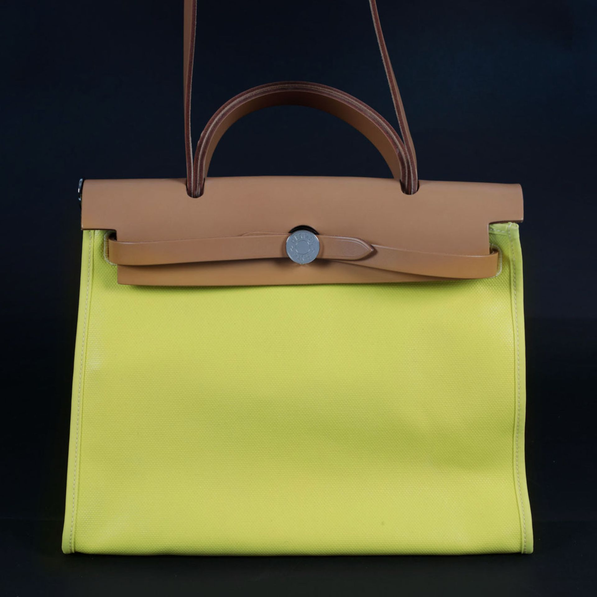 "Herbag Zip 31" - Hermès bag, textile and leather, colour Lime, for women, accompanied by documents - Bild 2 aus 6