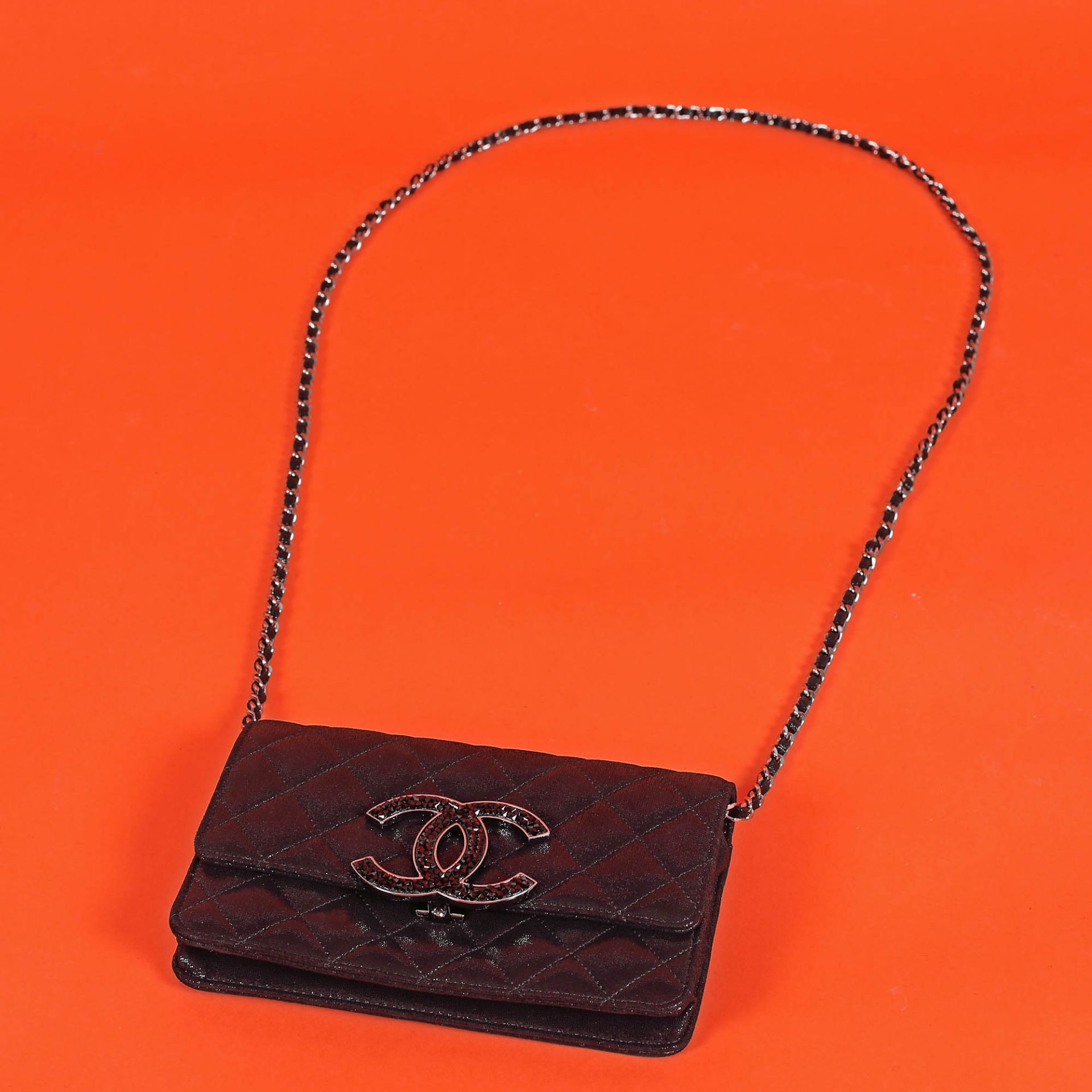 Chanel vintage clutch, quilted leather, with bright accents, accompanied by authenticity card and or - Bild 5 aus 5