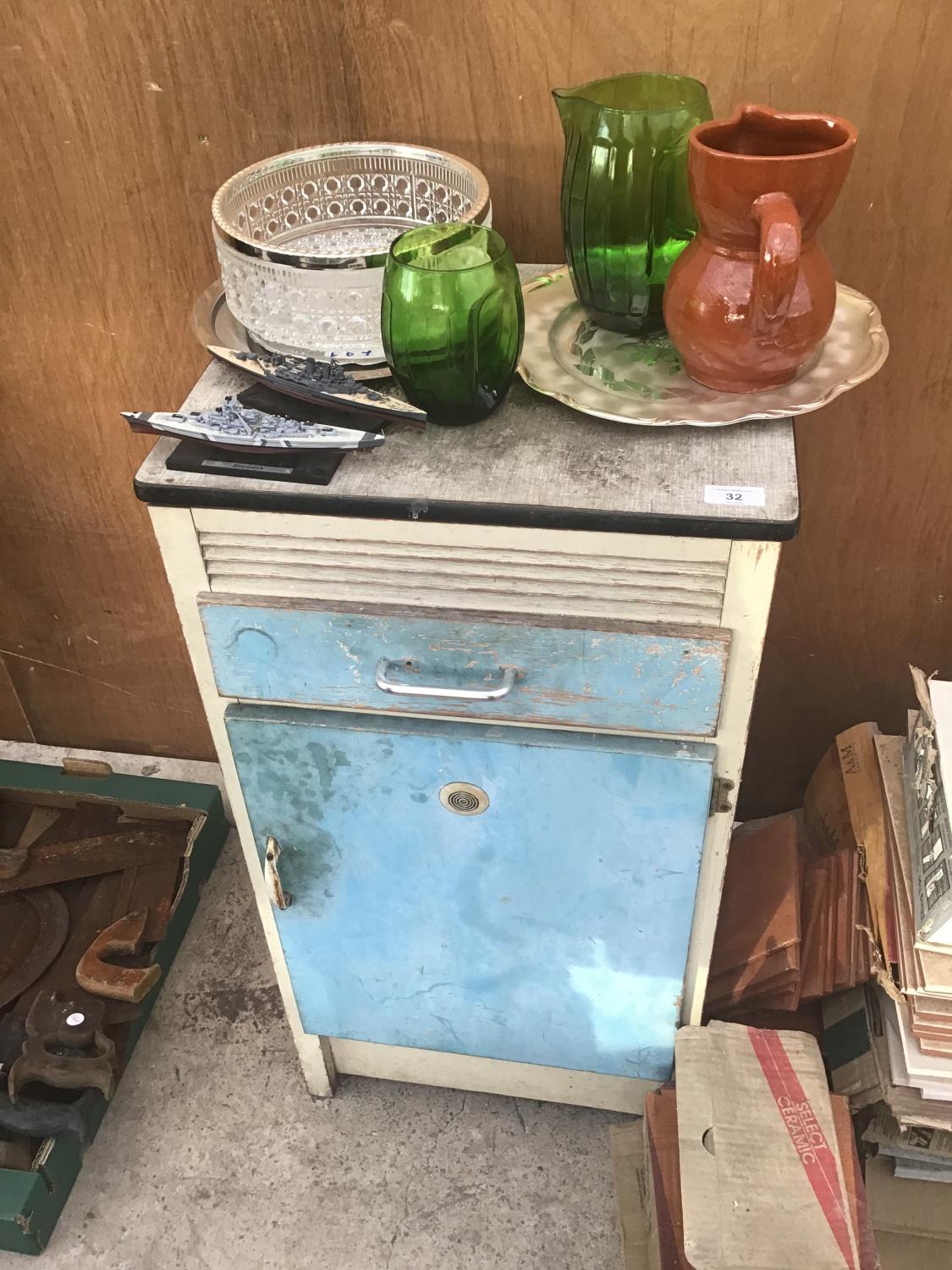 A VINTAGE CUPBOARD WITH UPPER DRAWER AND LOWER DOOR AND CONTENTS TO INCLUDE VASES, EPNS ETC