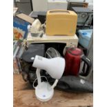 A COLLECTION OF ELECTRICAL ITEMS TO INCLUDE A MICROWAVE, TOASTER, KETTLE, LAMP, ELECTRIC KNIFE ETC