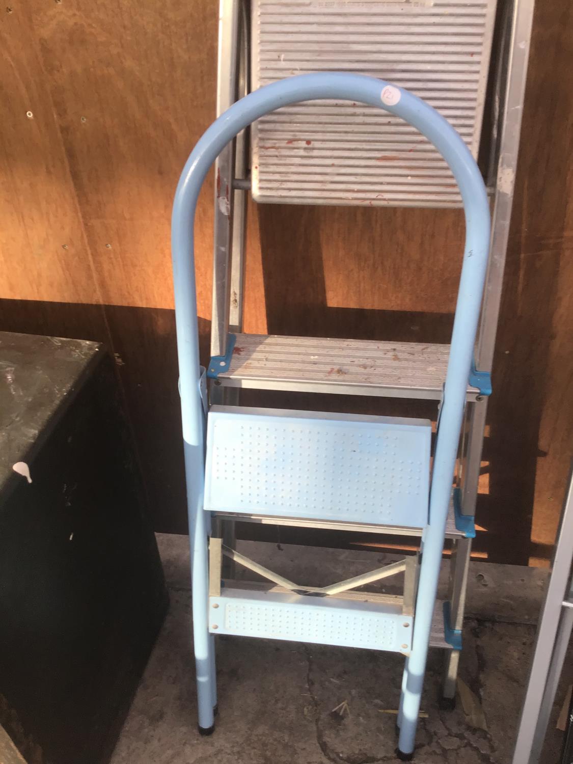 THREE SETS OF METAL STEP LADDERS ONE THREE STEP AND TWO WITH TWO STEPS - Image 3 of 4