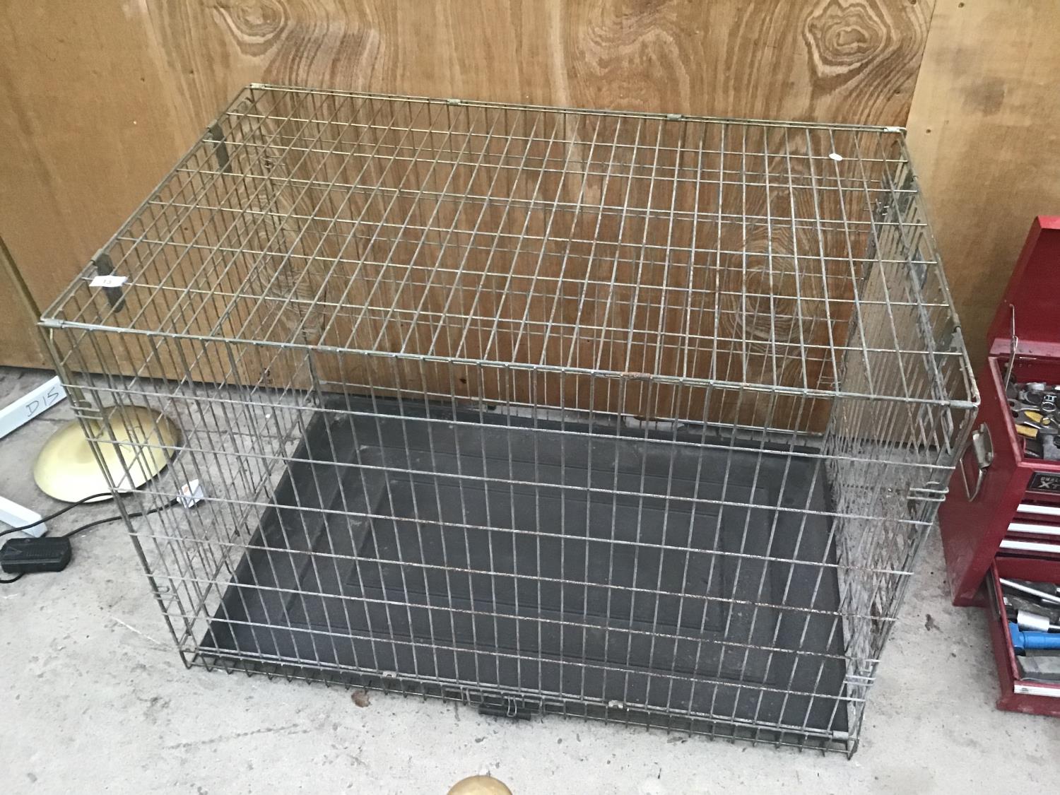 A LARGE DOG CRATE 27 IN X 41 IN X 25.5 IN - Image 3 of 4